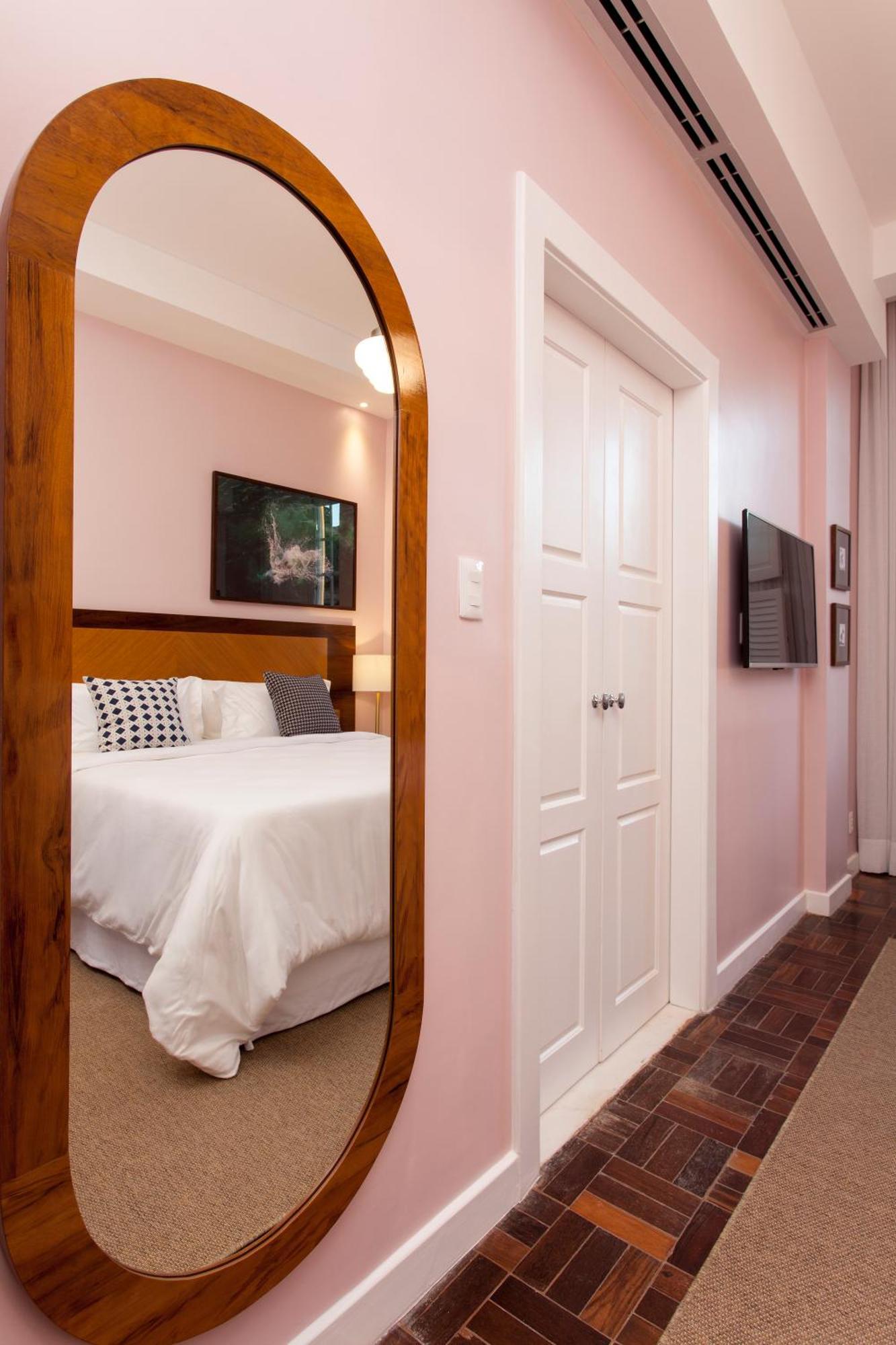 Superior Small Room
