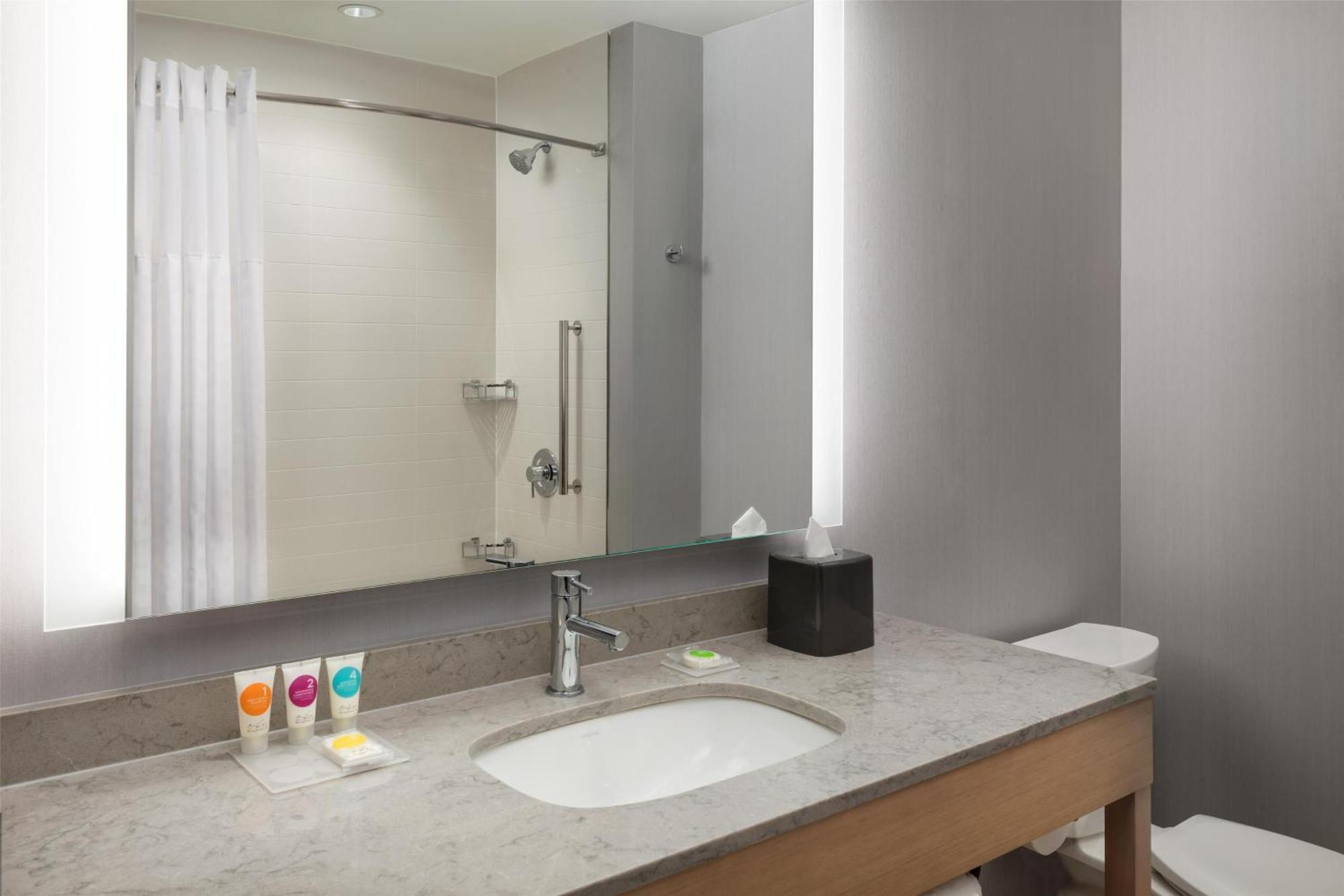 Queen Room Two Queen Beds Sofa Bed Accessible Tub