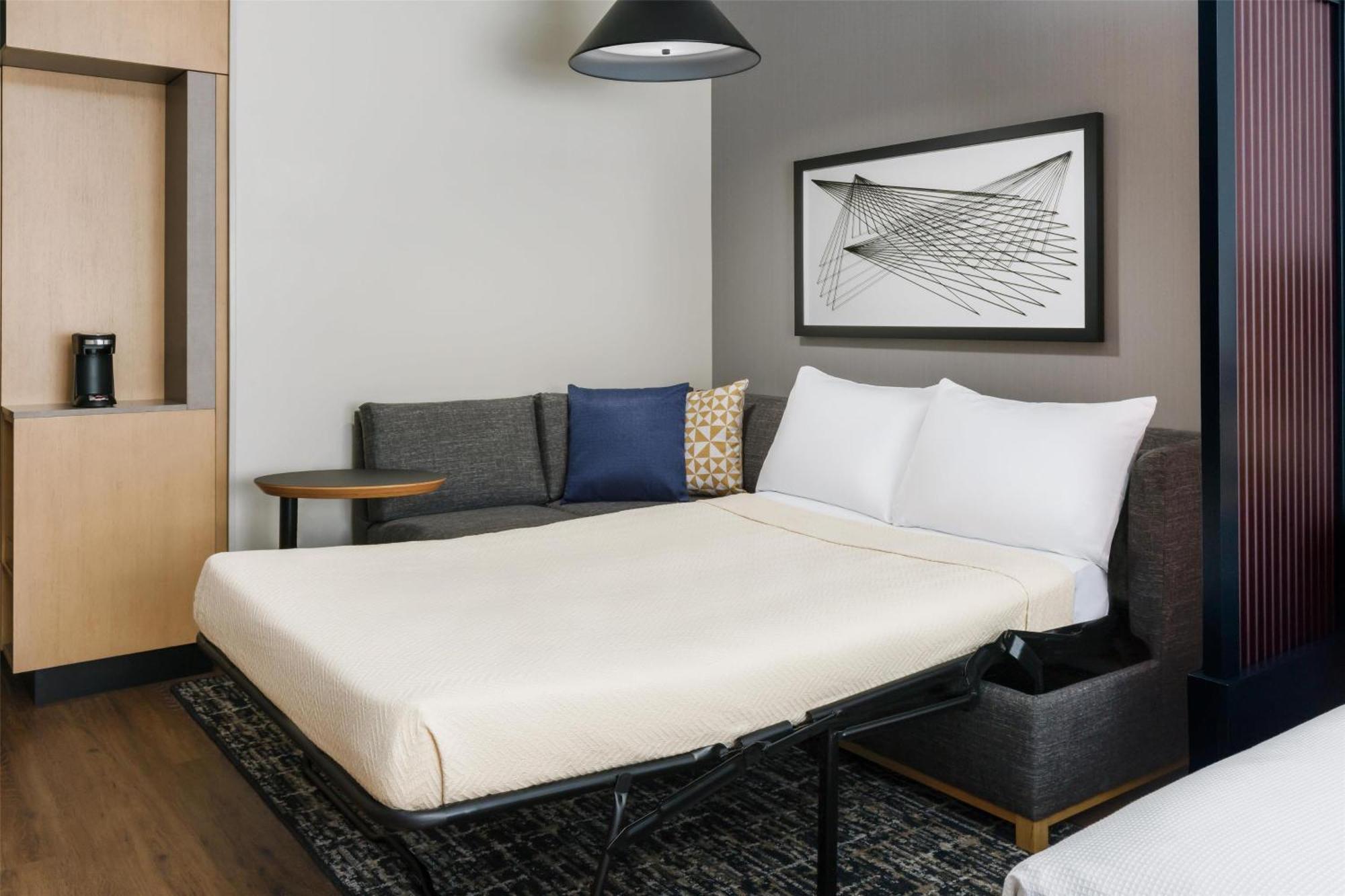 Queen Room Two Queen Beds Sofa Bed Accessible Tub
