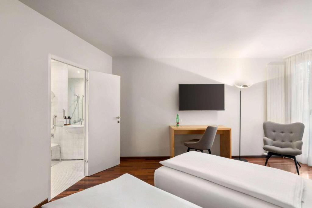 Standard Room Accessible
