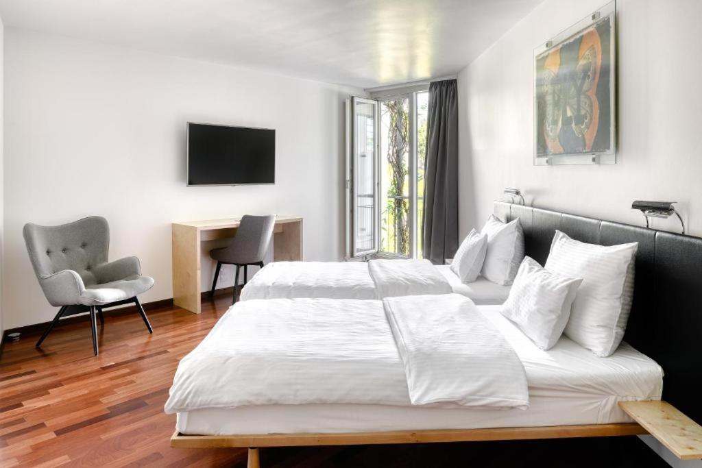 Standard Room Accessible