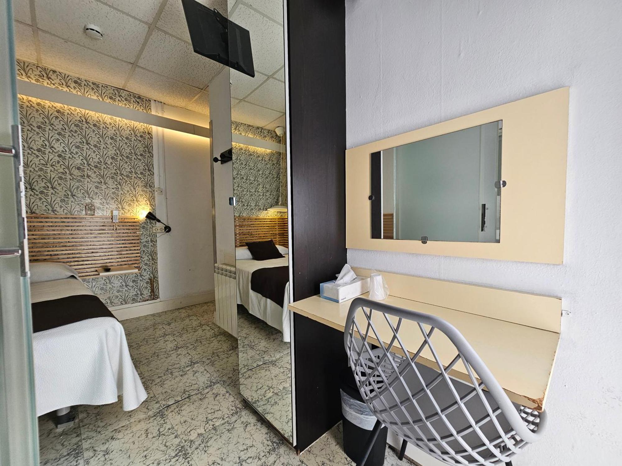Single Room Balcony