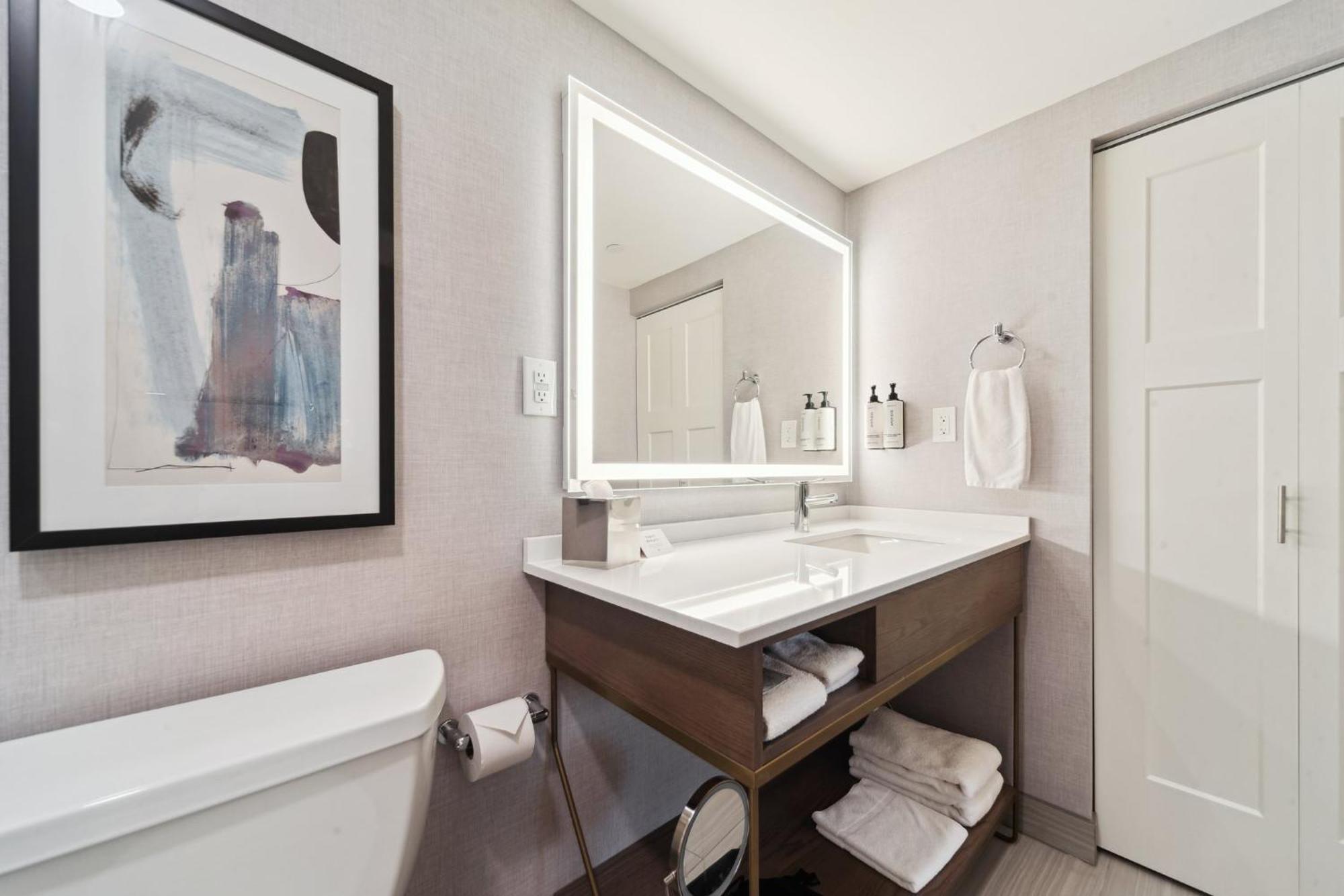 King Corner Room Walk Shower