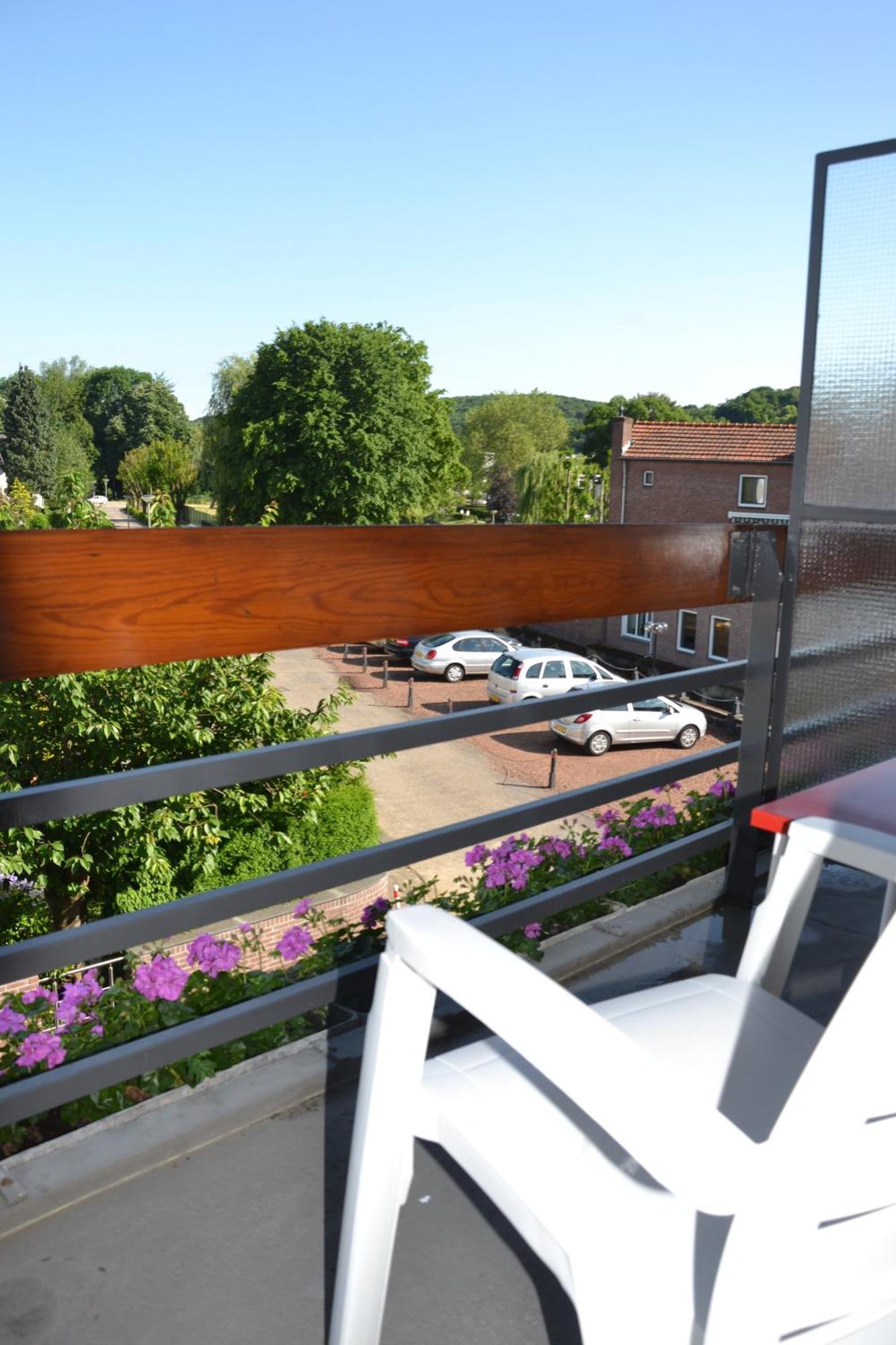Studio Balcony