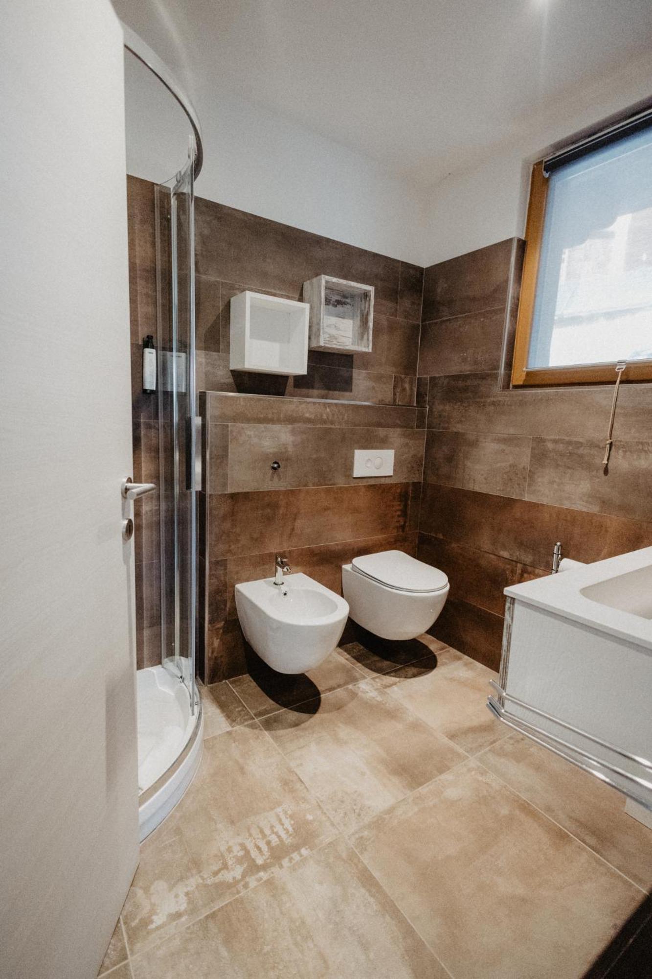 Triple Room Bathroom