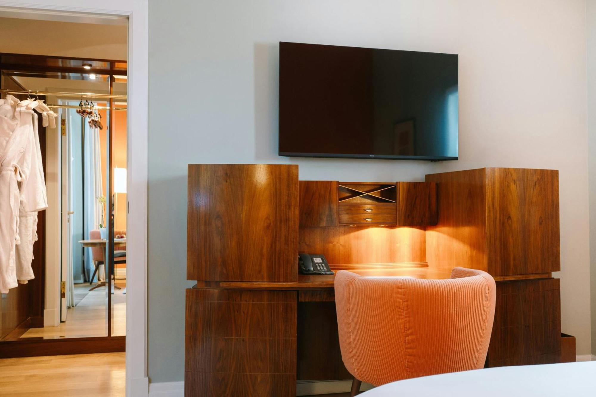 Standaardkamer met Queensize Bed en Uitzicht op de Stad