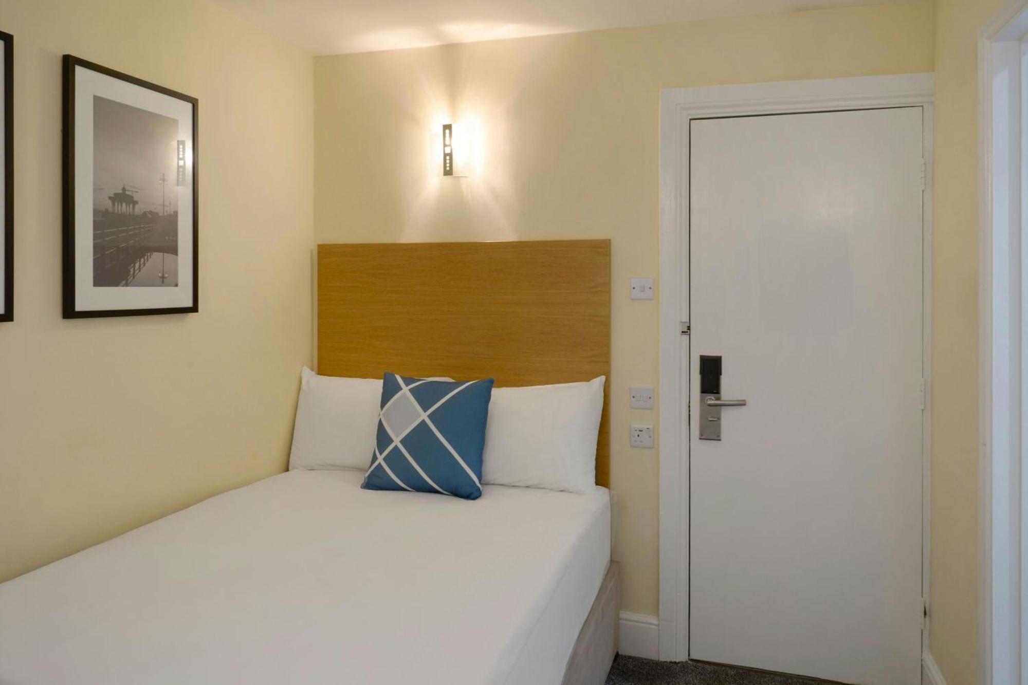 Standard Single Room One Twin Bed