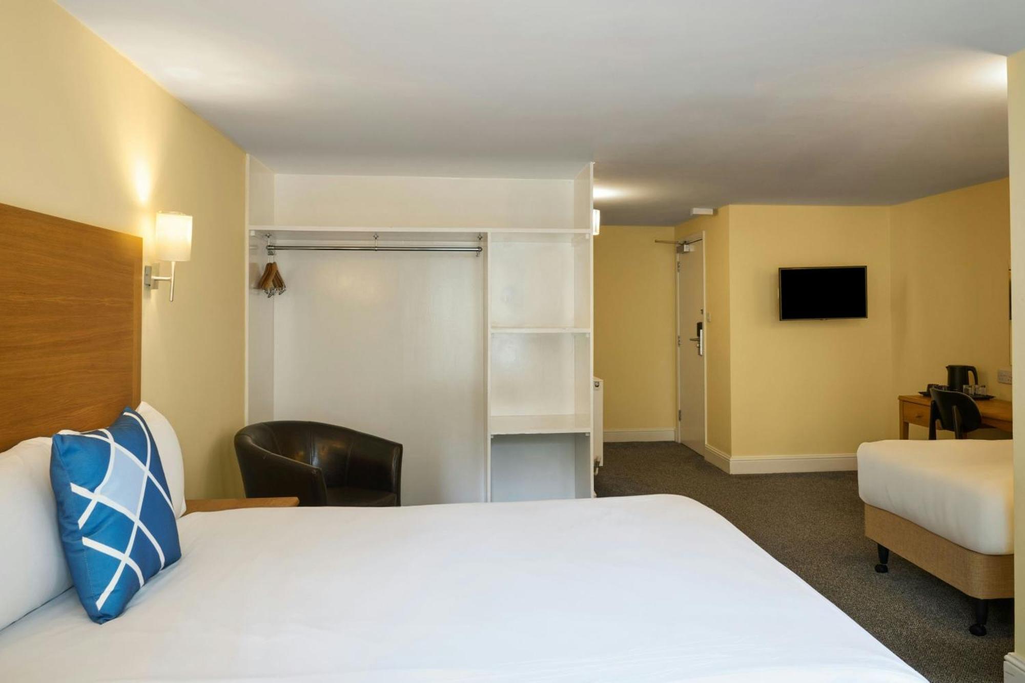 Triple Room Double Single Bed