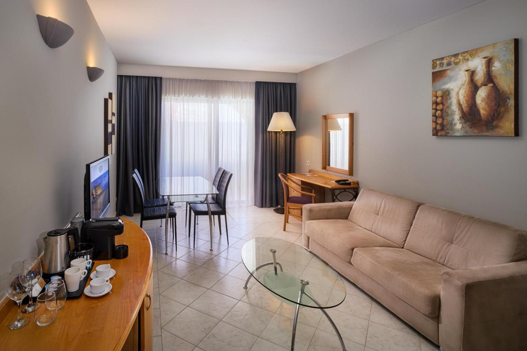 Superior Seaview Suite