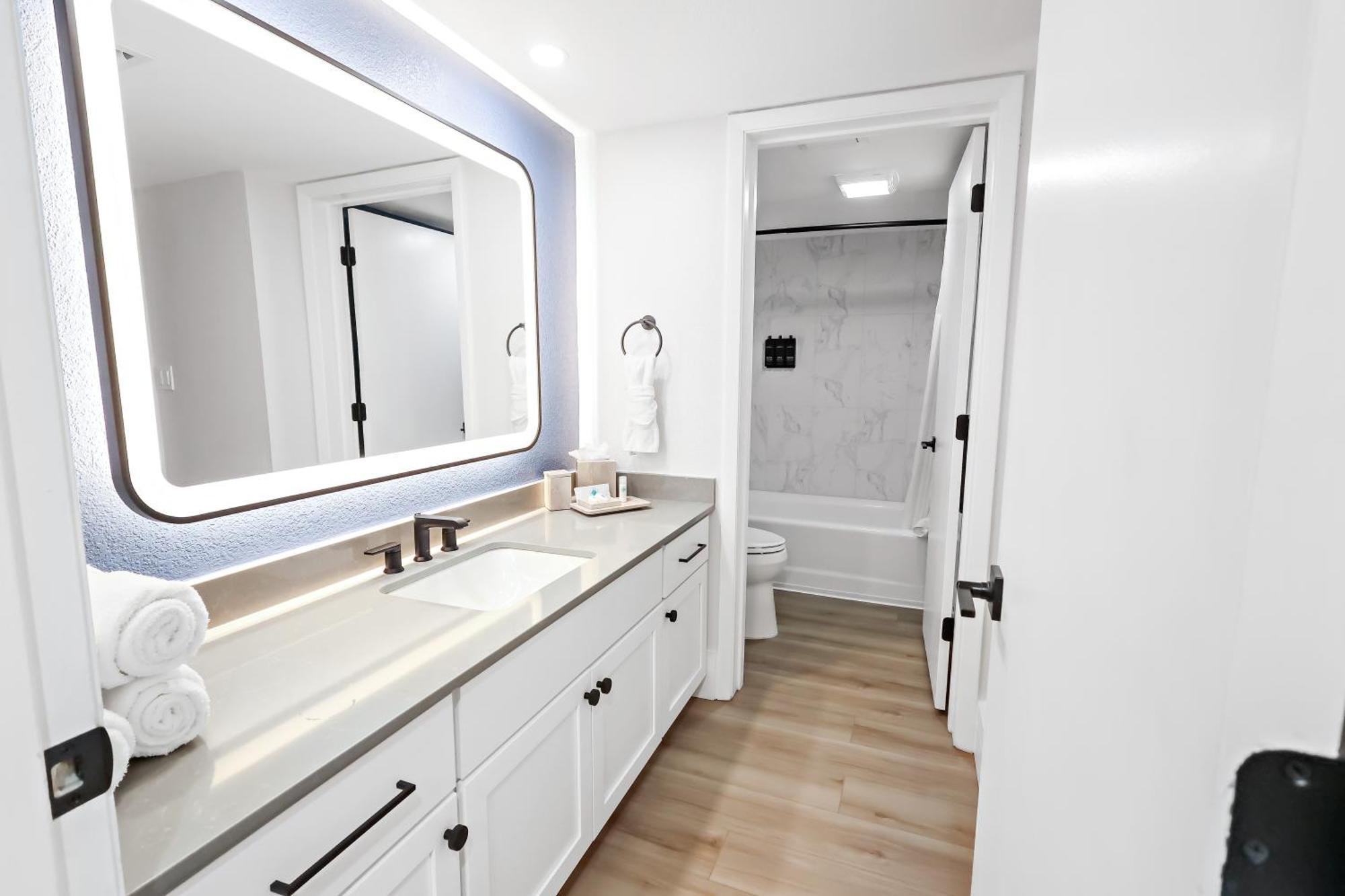 Renovated Deluxe Guest Room Two Double Beds