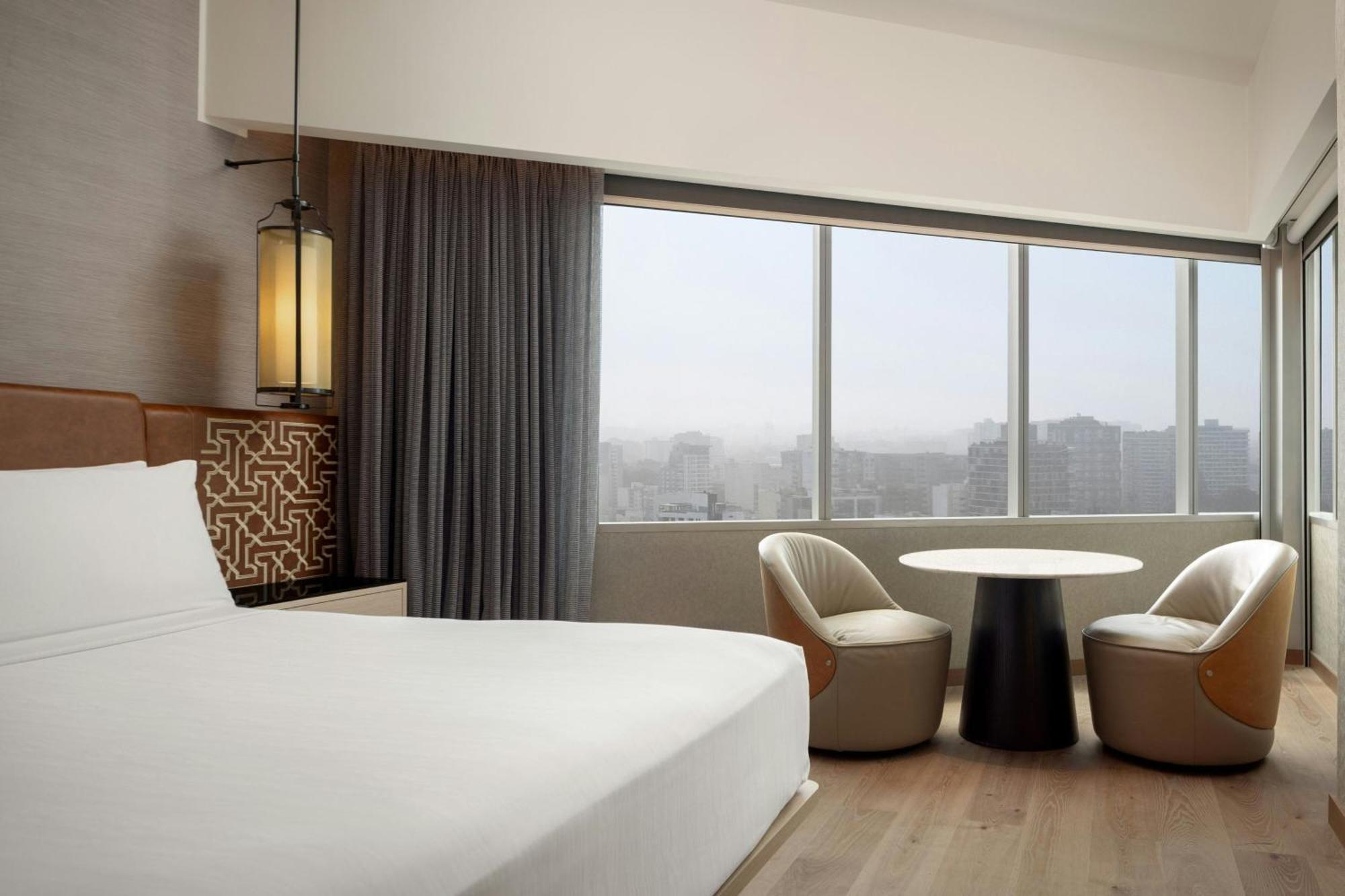 Contemporary Classic King Room Oceanfront