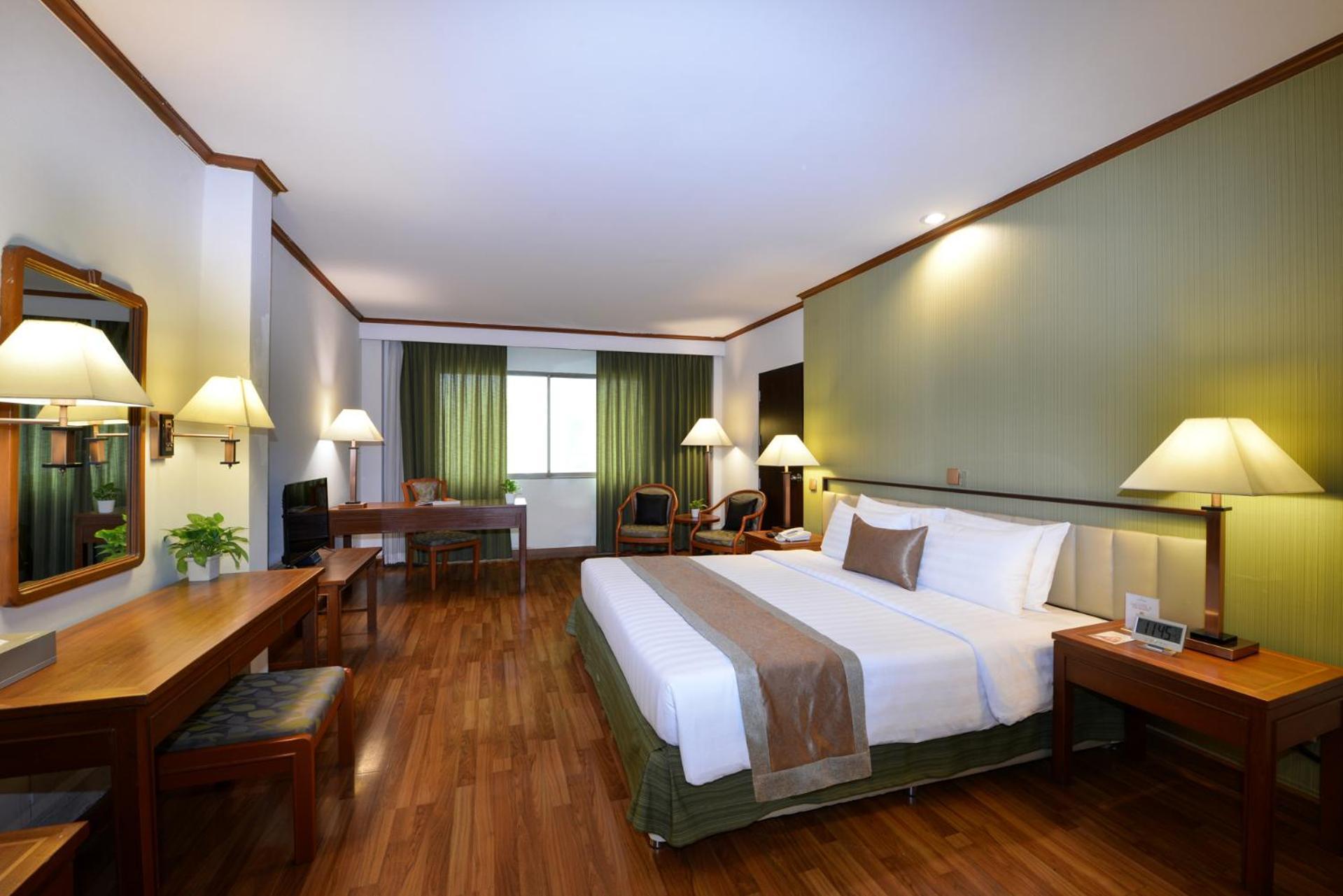 Superior King Room