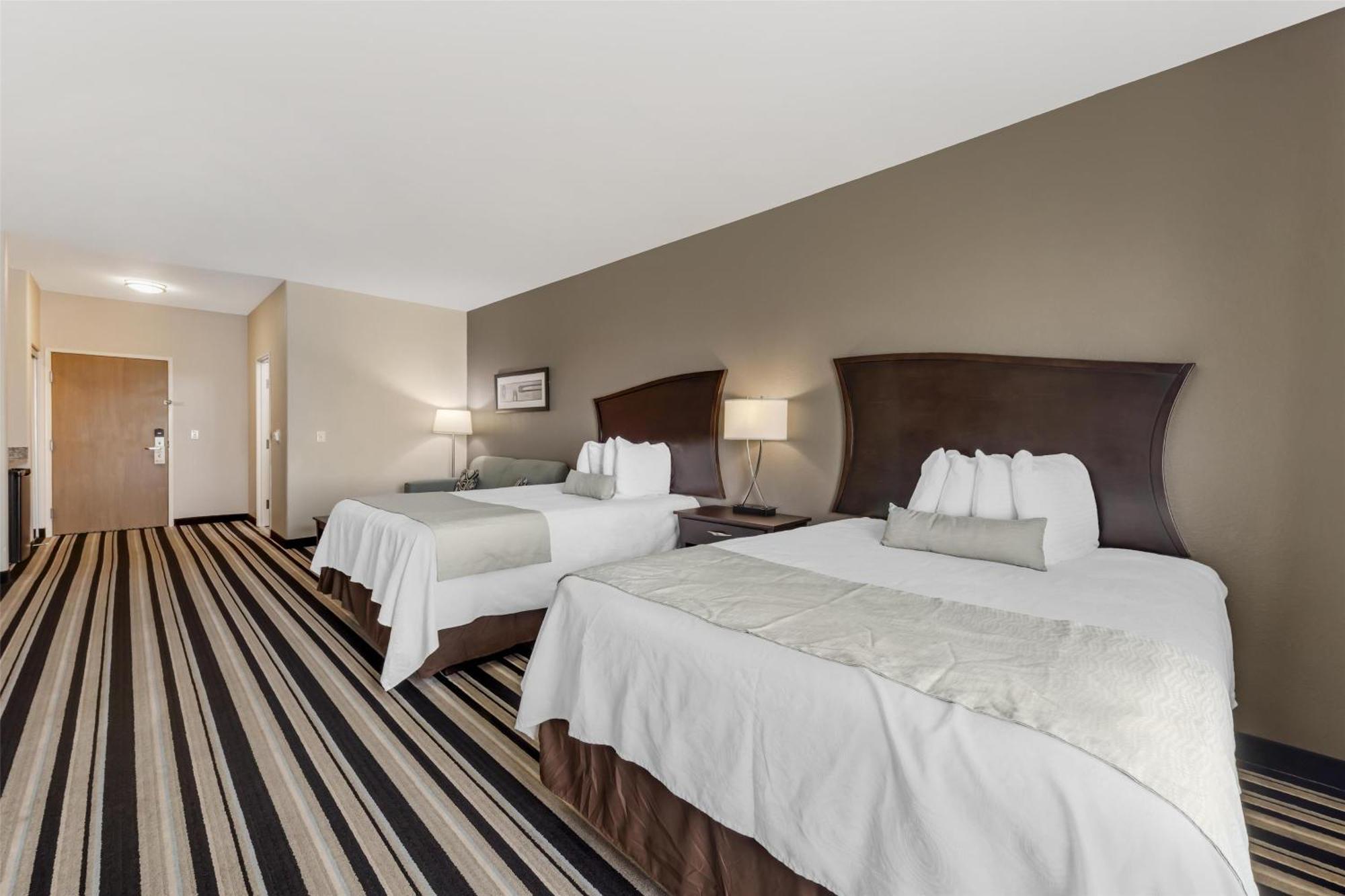 Queen Room Two Queen Beds Sofa Bed Non-Smoking