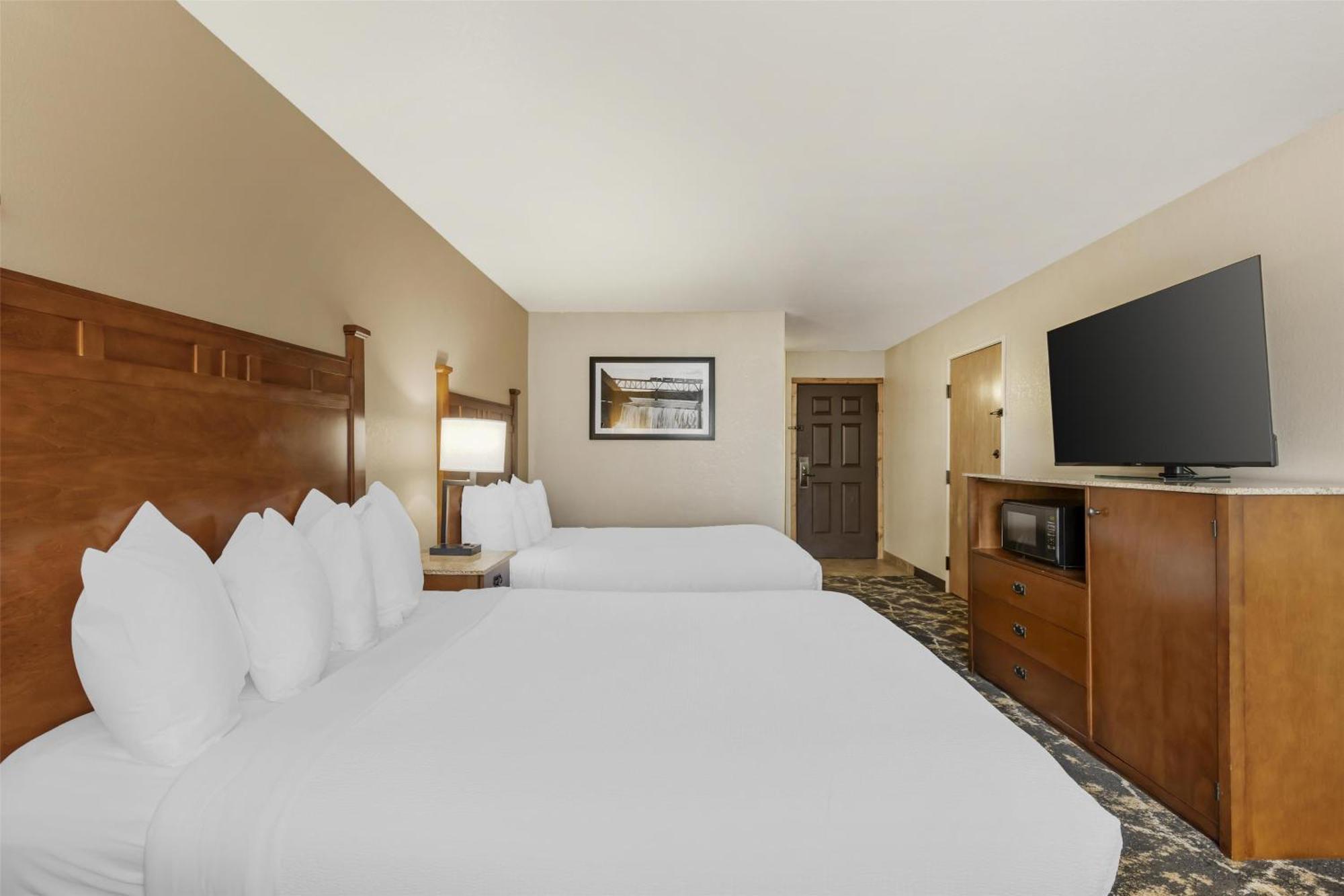 Queen Room Two Queen Beds