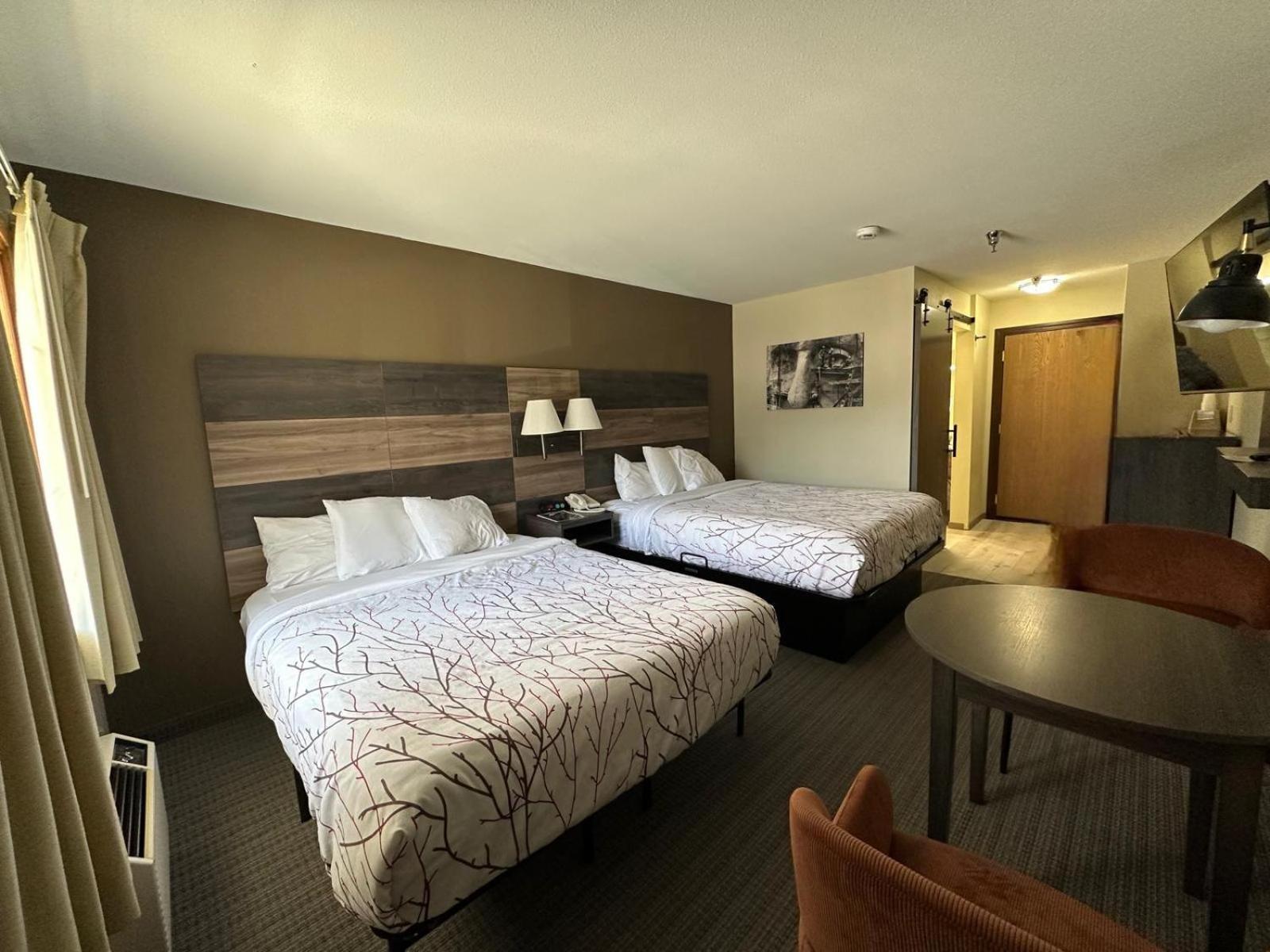 Queen Room Two Queen Beds Balcony