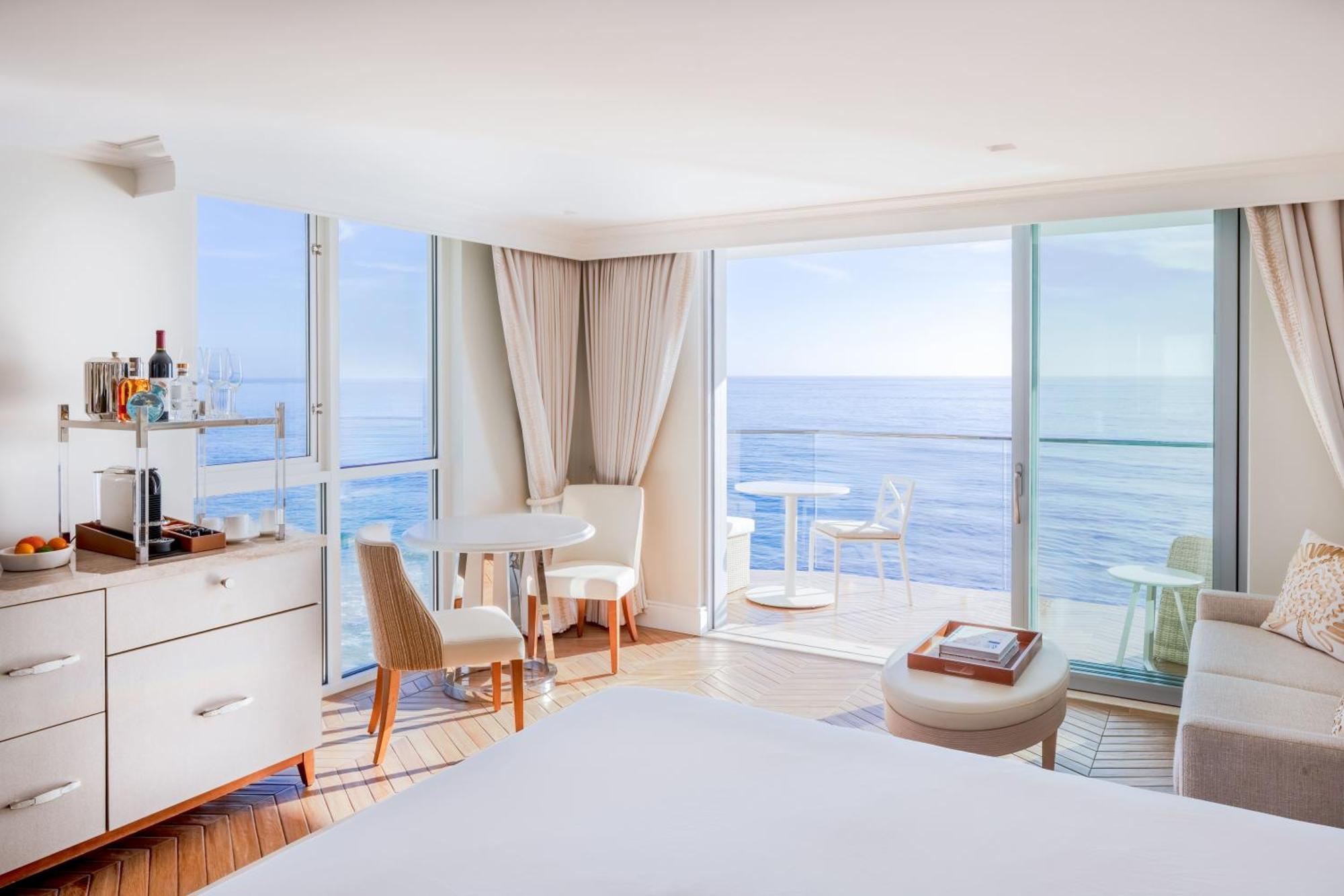 Premium Oceanfront King Corner Studio