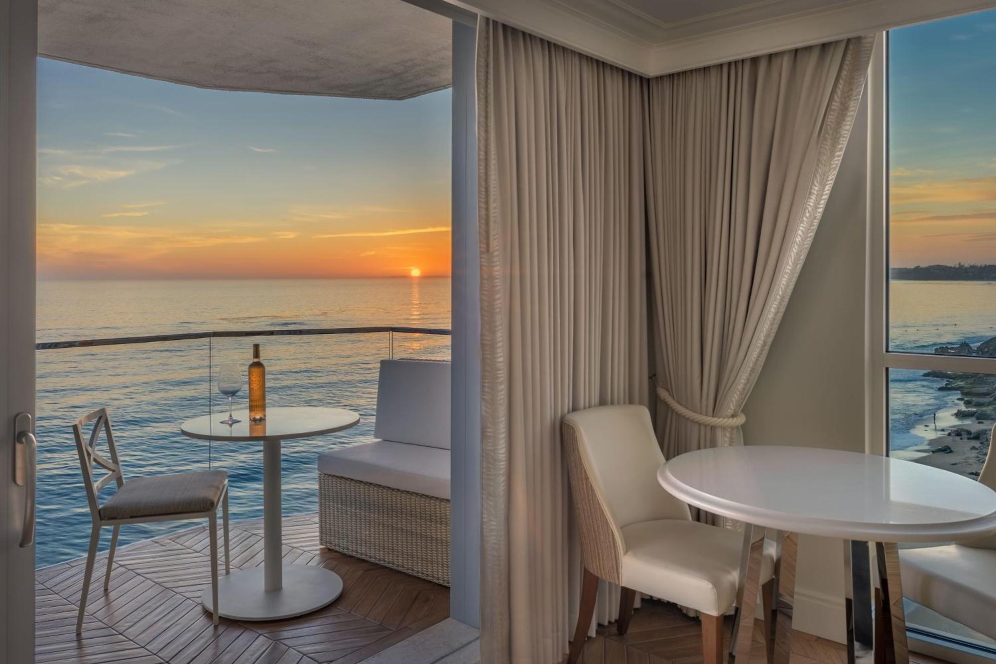 Premium Oceanfront King Corner Studio