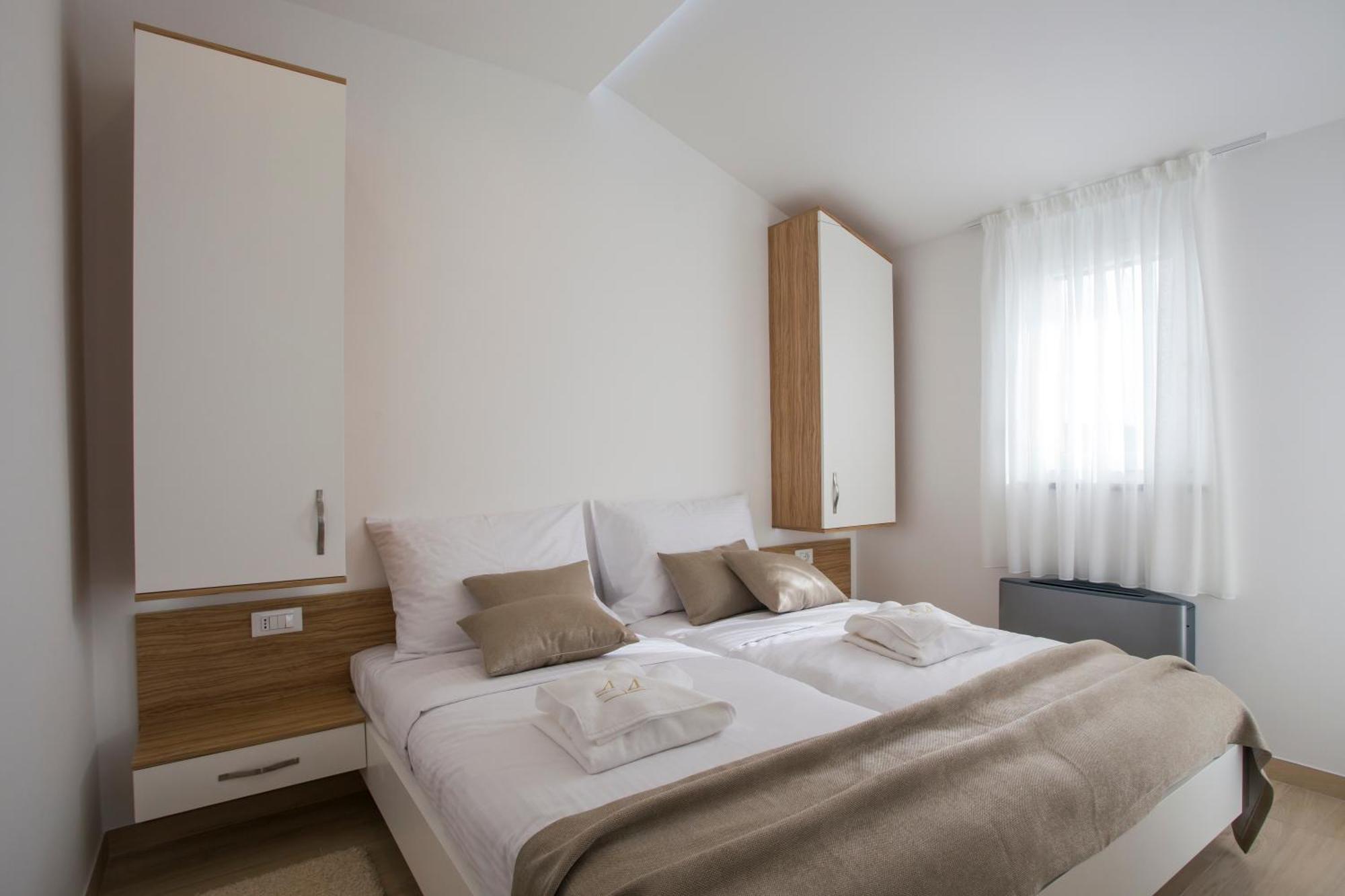 One-Bedroom Apartment Sea View