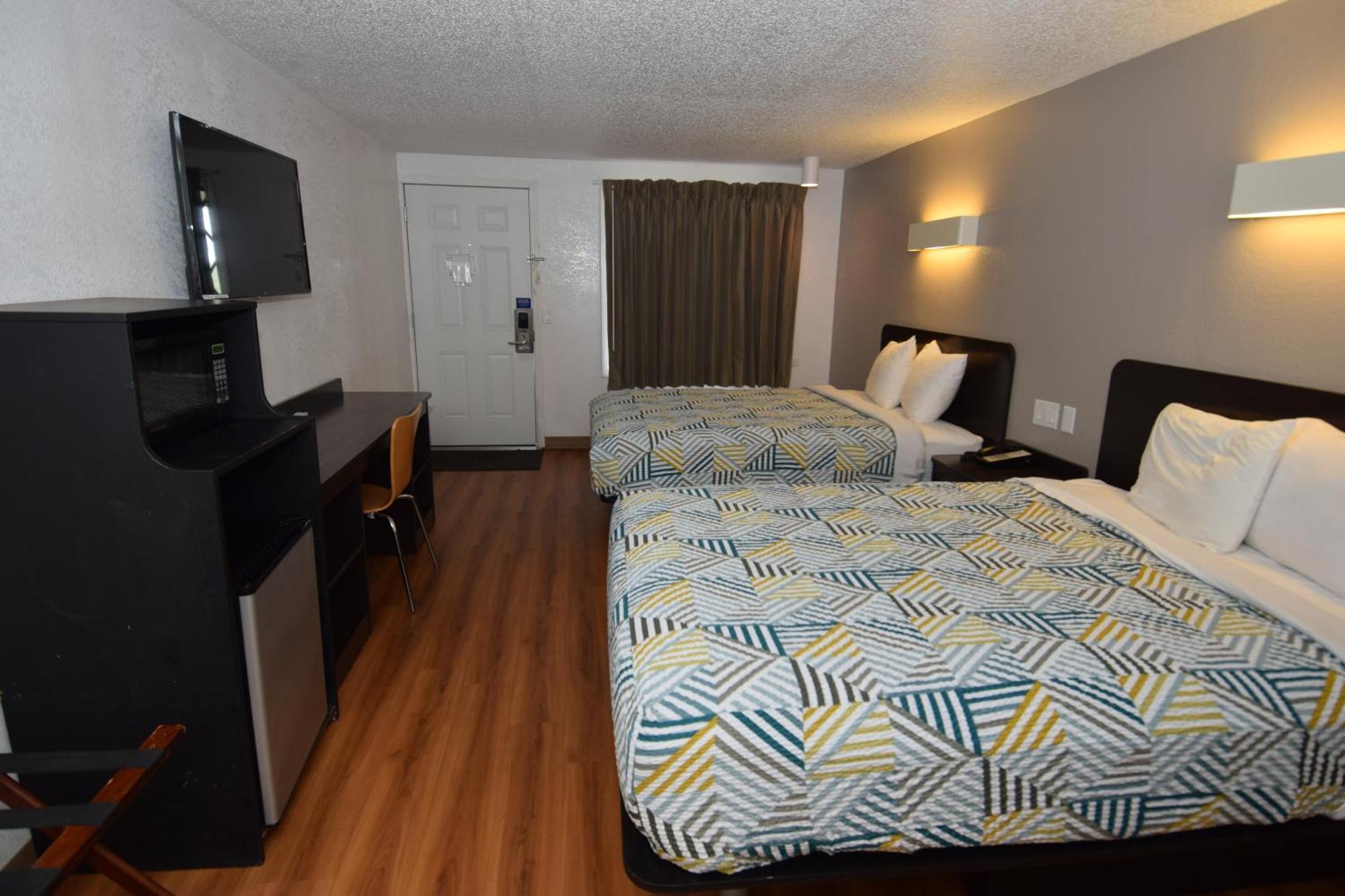 Deluxe Queen Room Two Queen Beds Non-Smoking