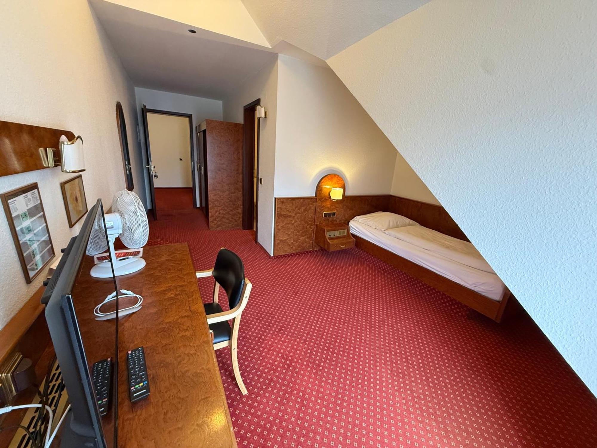 Single Room Bathroom