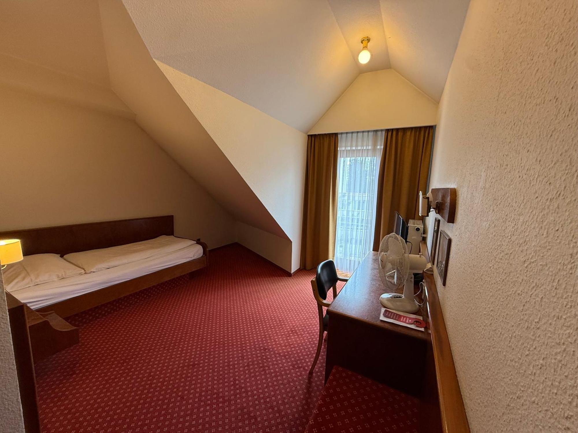 Single Room Bathroom
