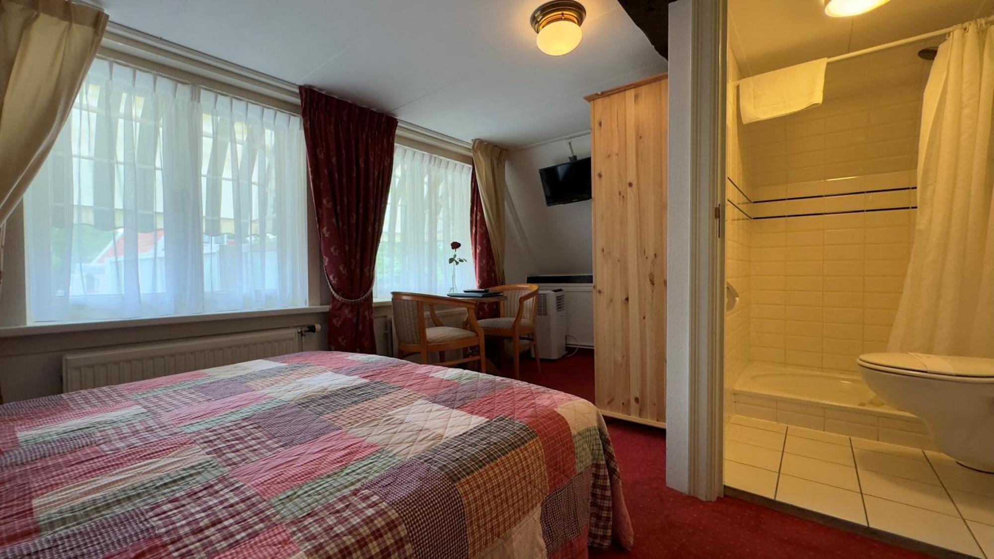 Double Room Shower