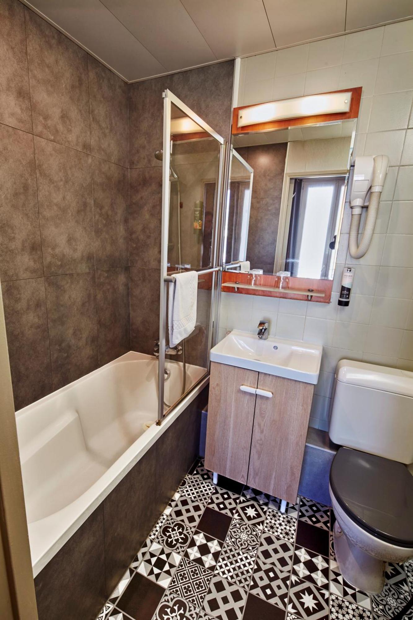 Family 2 Separate Double Rooms