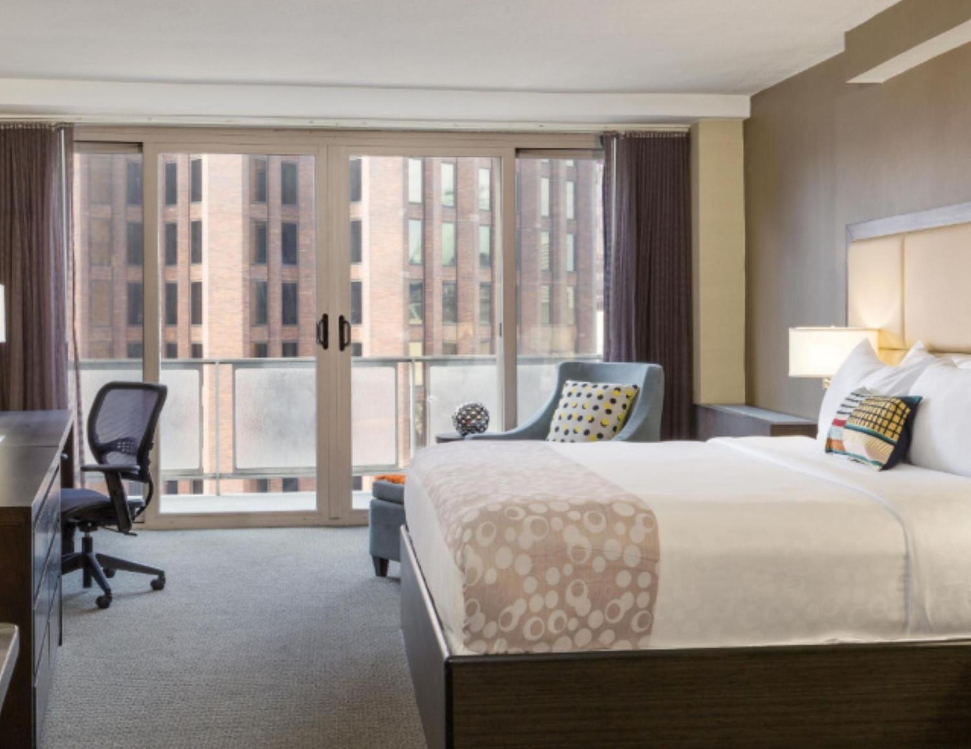 Deluxe Suite King Balcony