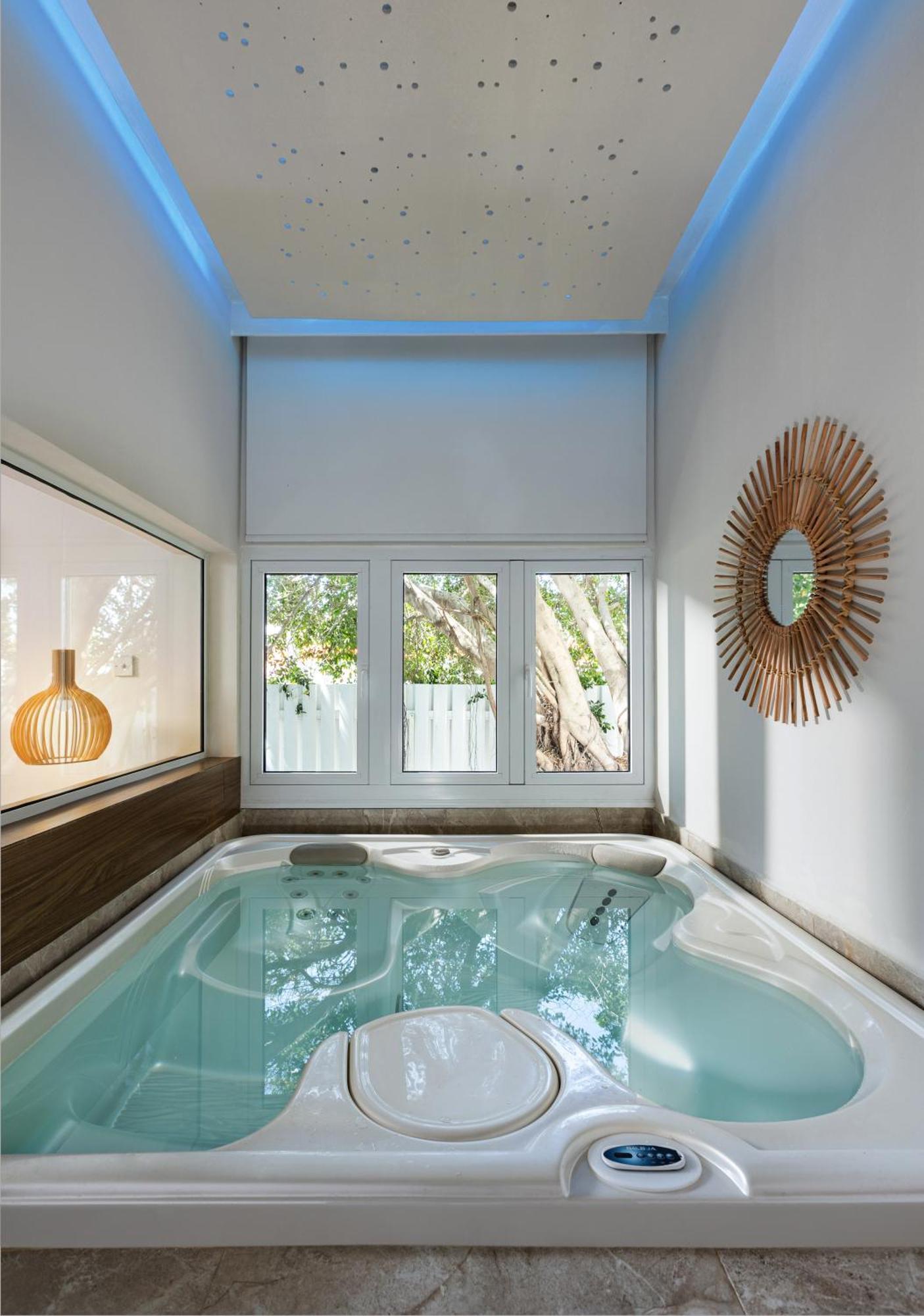 S1JP - SPA One Bedroom Suite Jacuzzi with Pool View,1693286187:JPEG