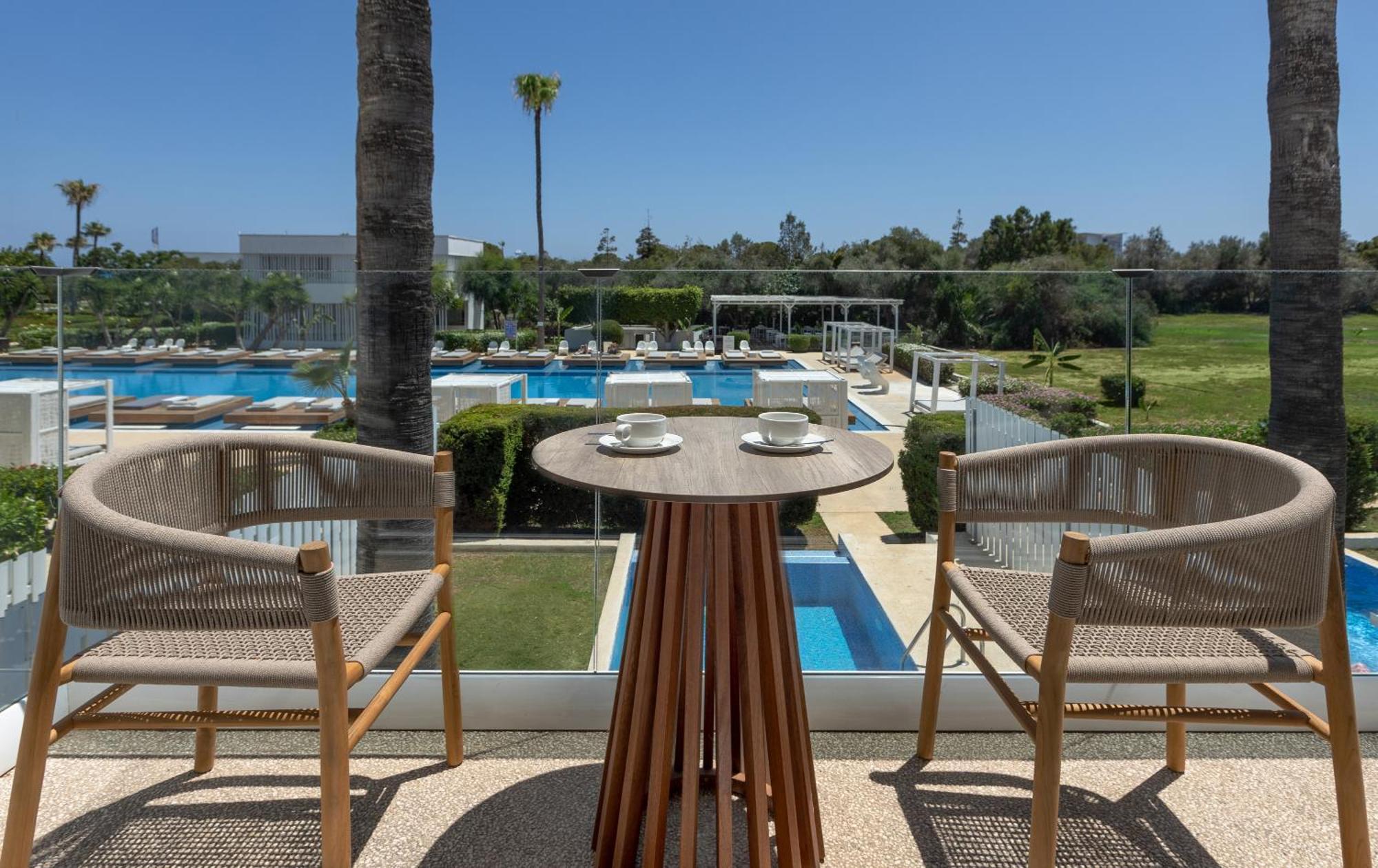 D1PV Deluxe One Bedroom Pool View