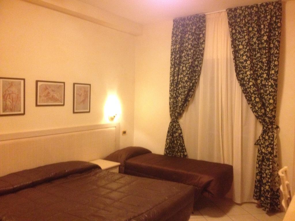 Triple Room,163272318:JPEG