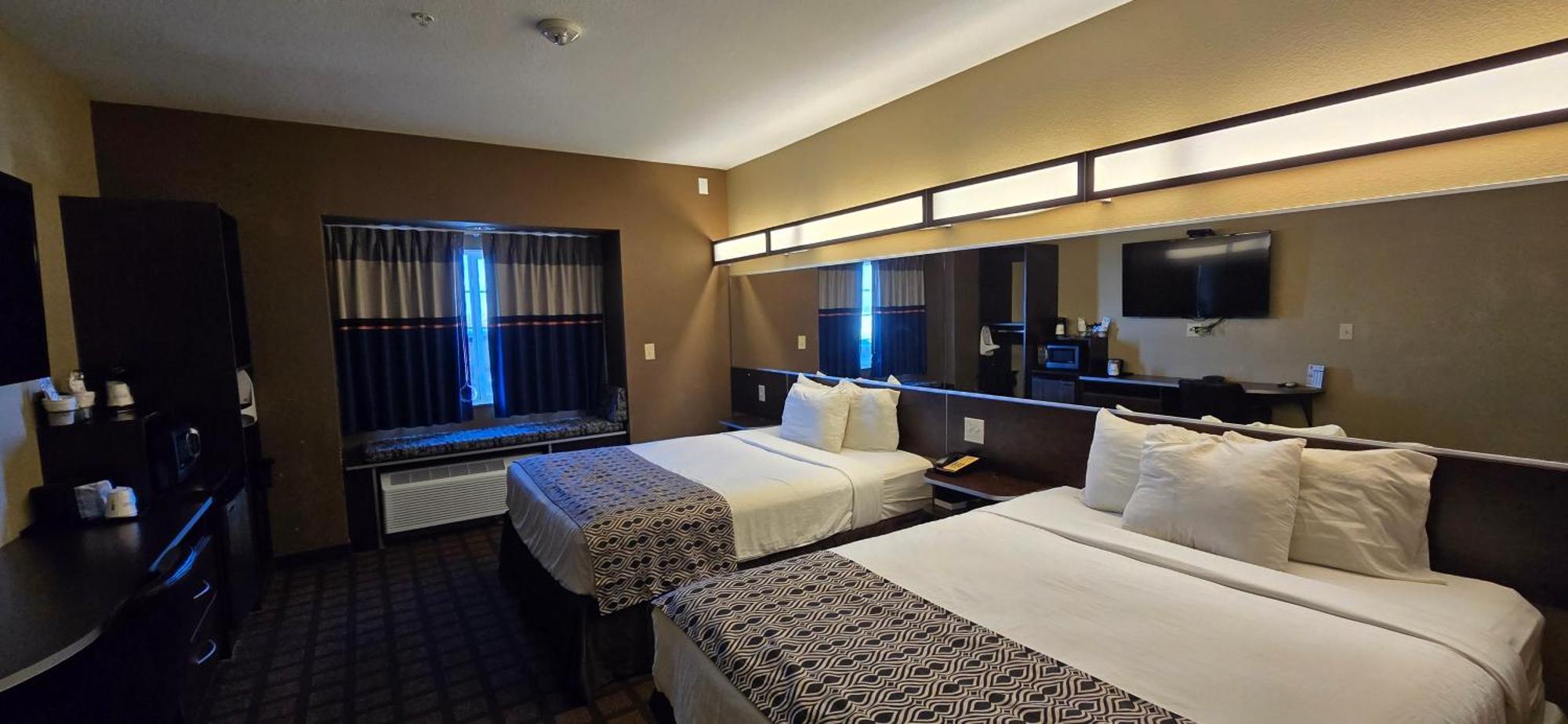 Queen Room Two Queen Beds Non-Smoking
