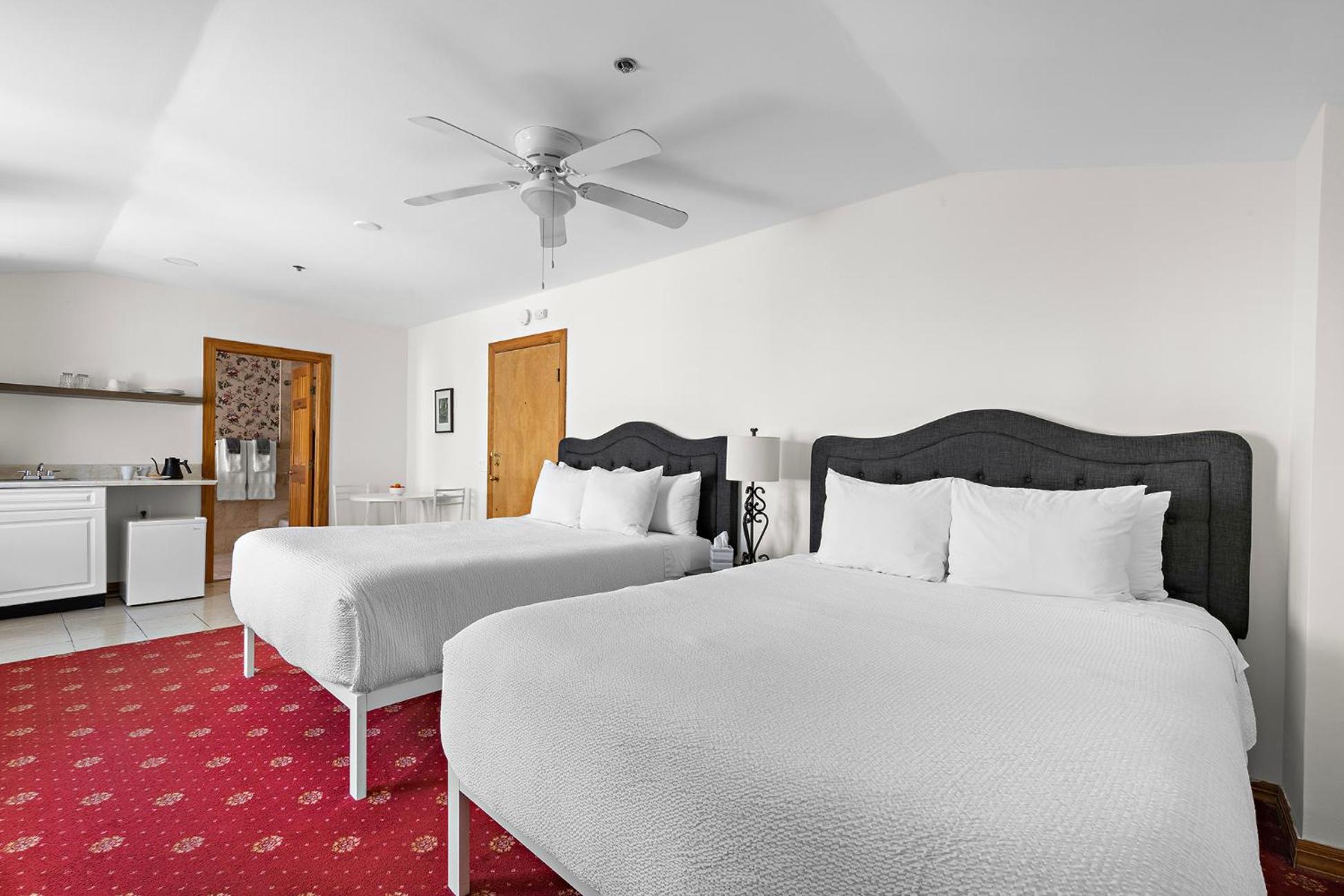 Deluxe Quadruple Room