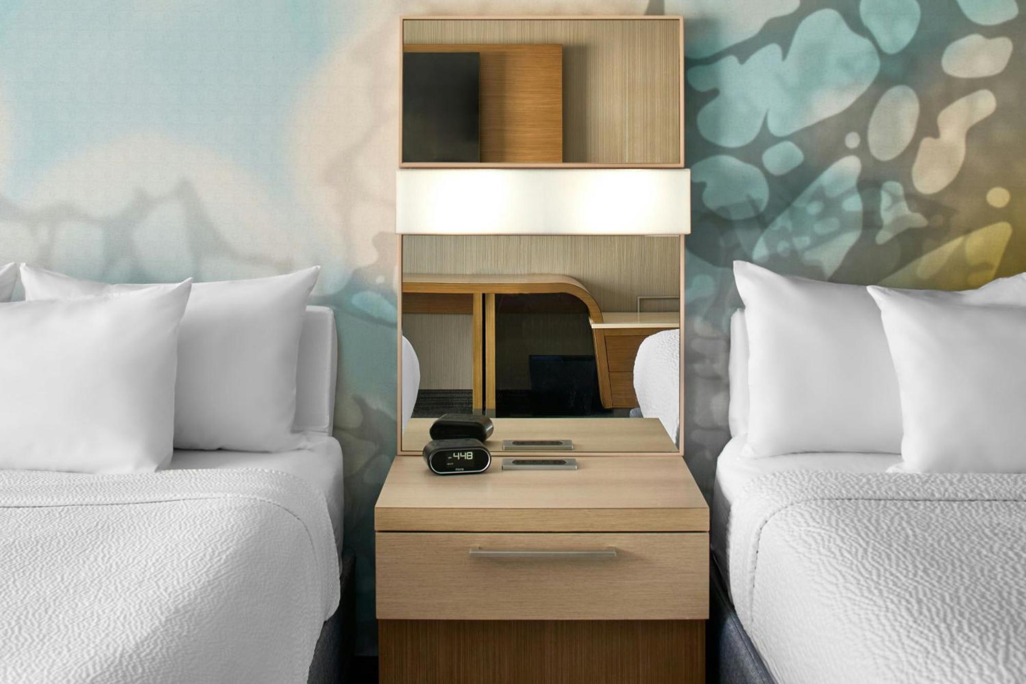 Queen Room Two Queen Beds River View