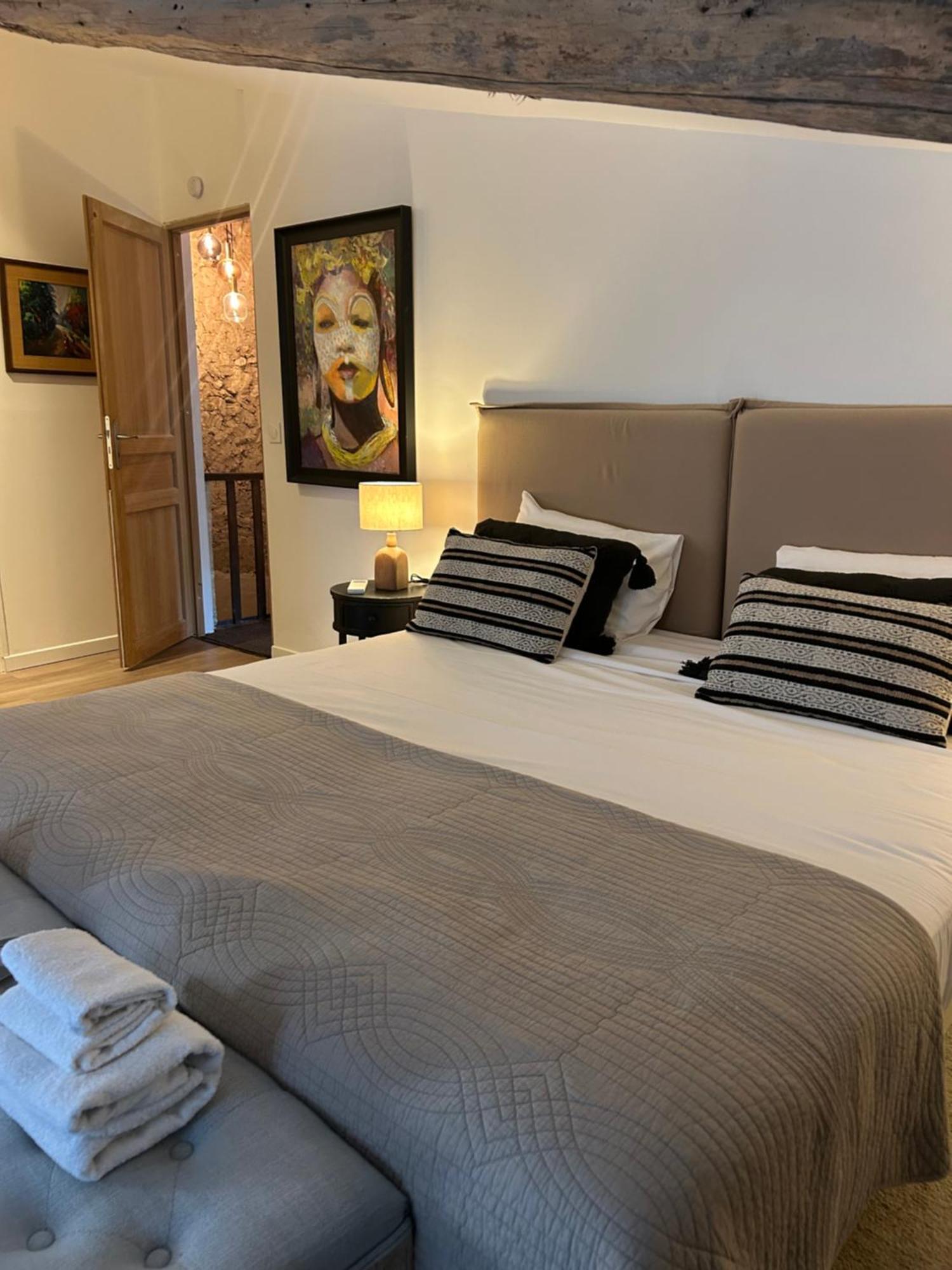 Deluxe King Suite