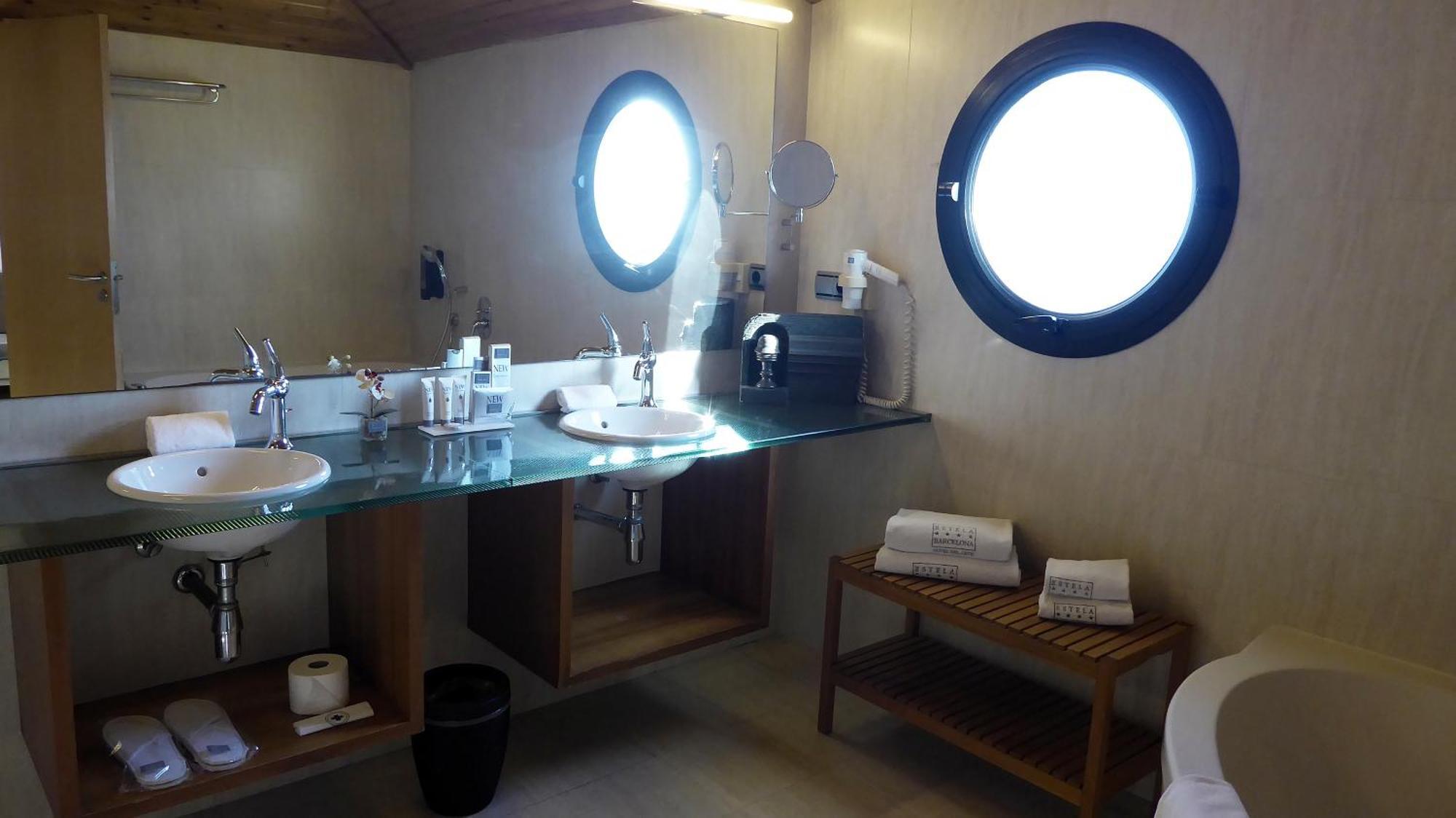 Queen Suite Spa Bath