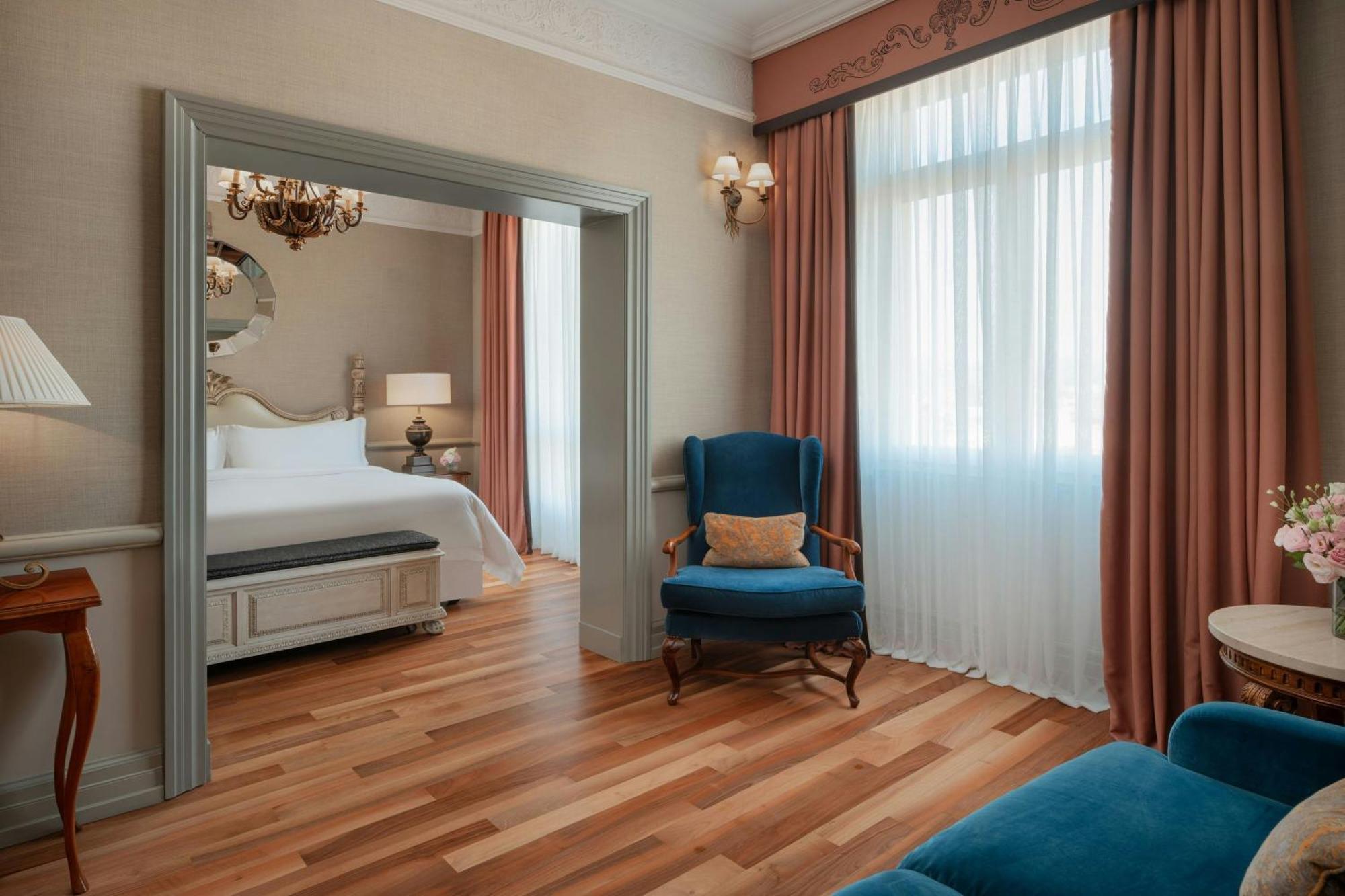 Classic Junior King Suite