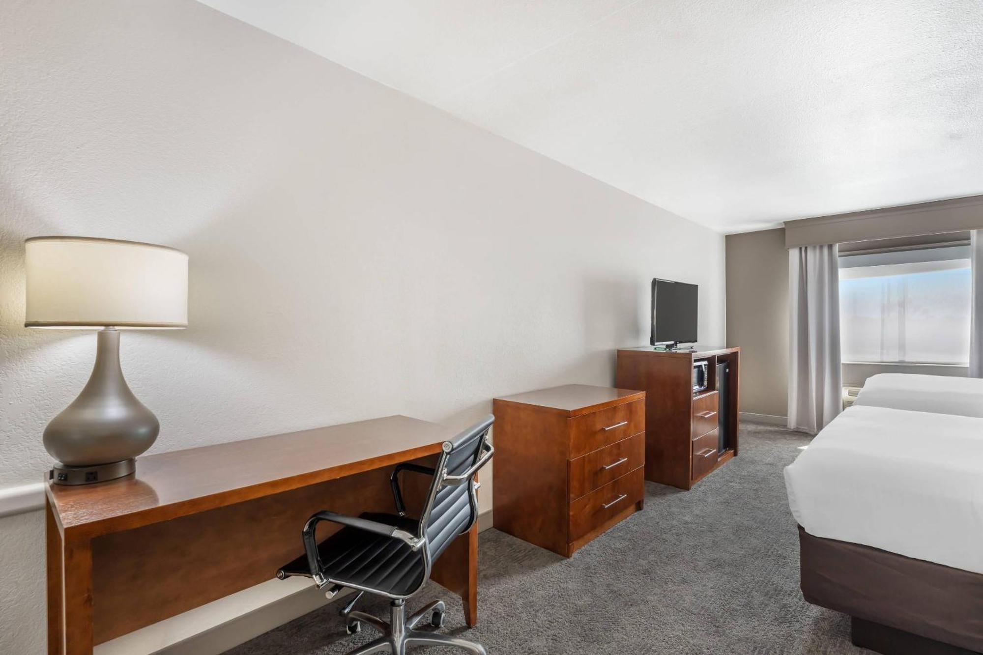 Queen Suite Two Queen Beds