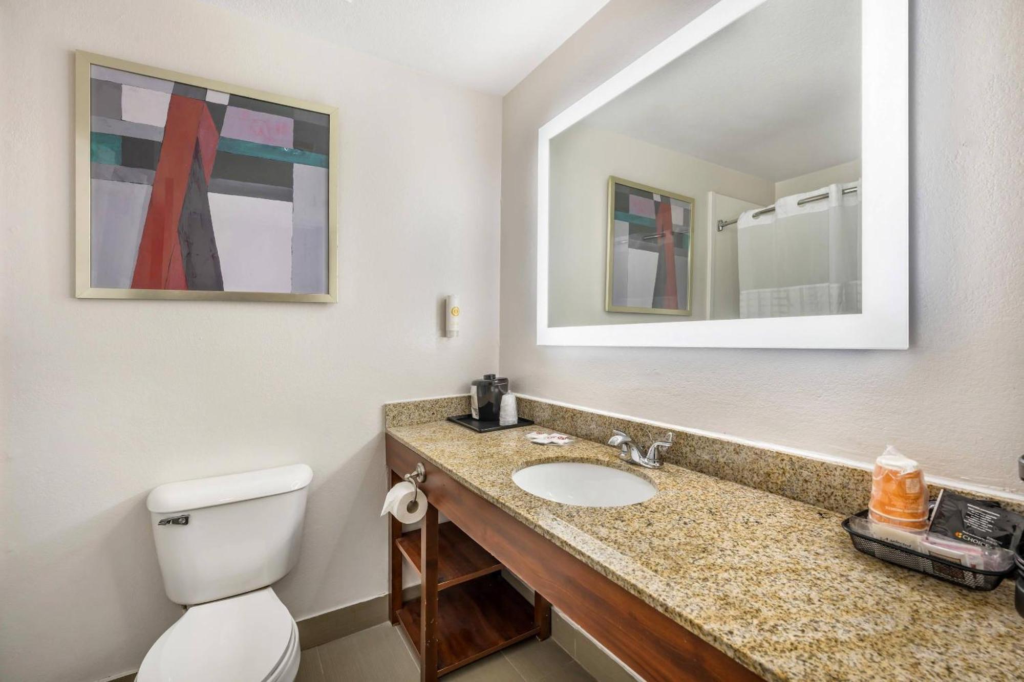 Queen Suite Two Queen Beds