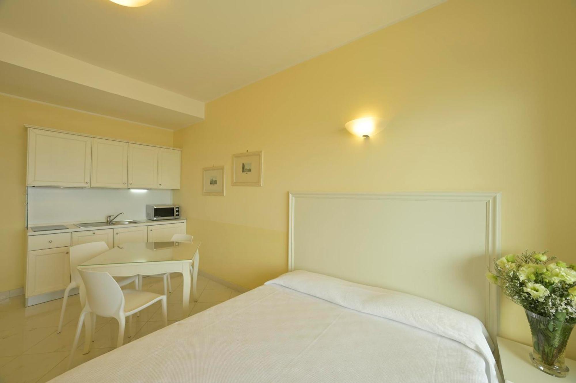 Studio Apartment Sea View