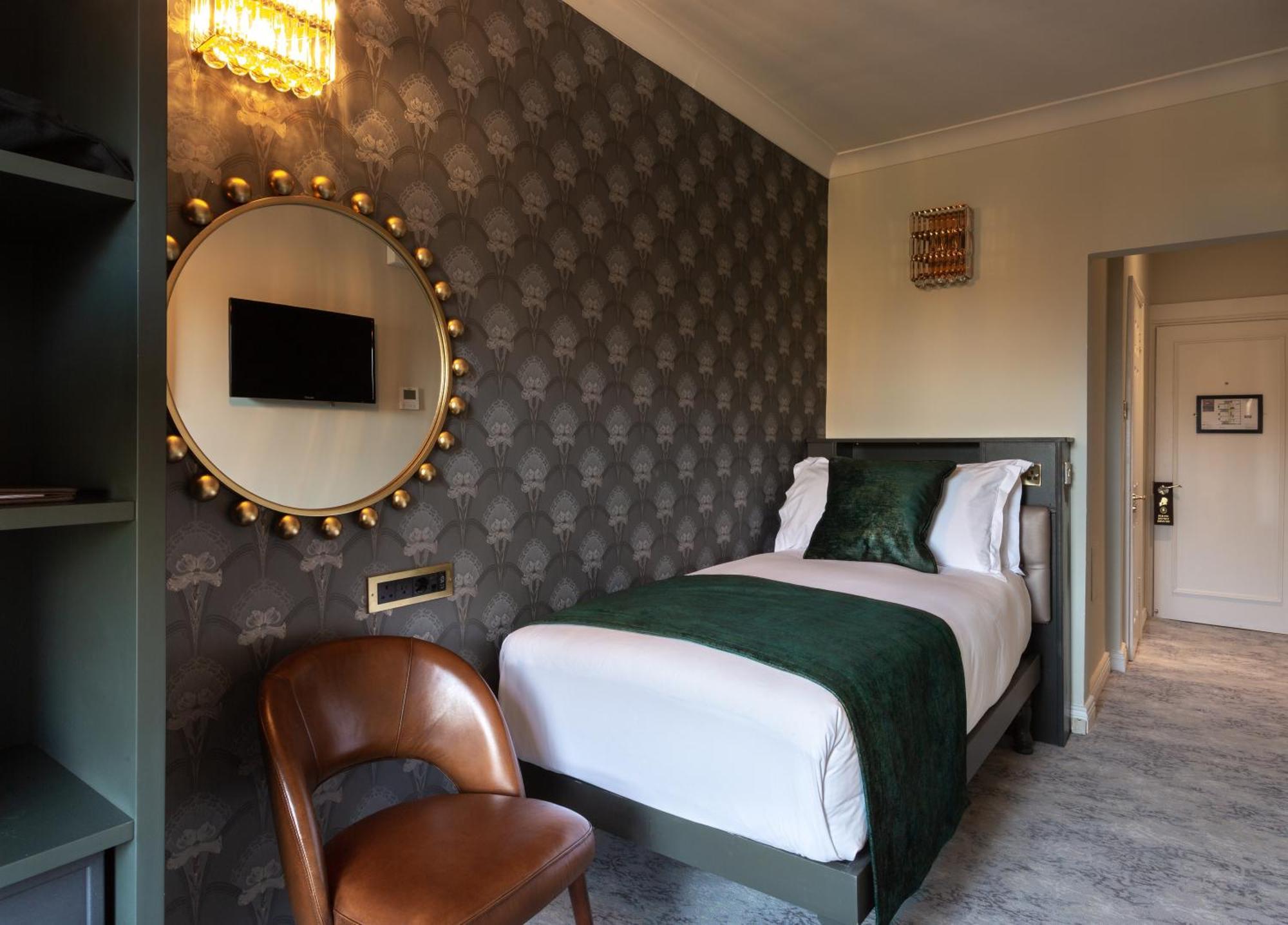Small Single Room