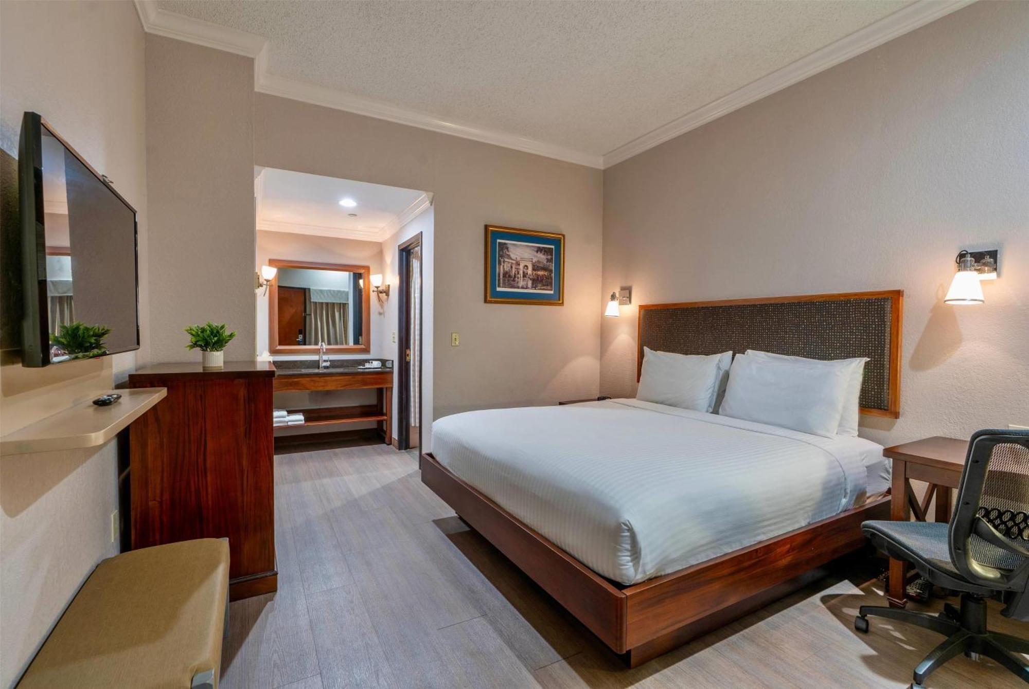 King Room - Mobility Access/Non-Smoking