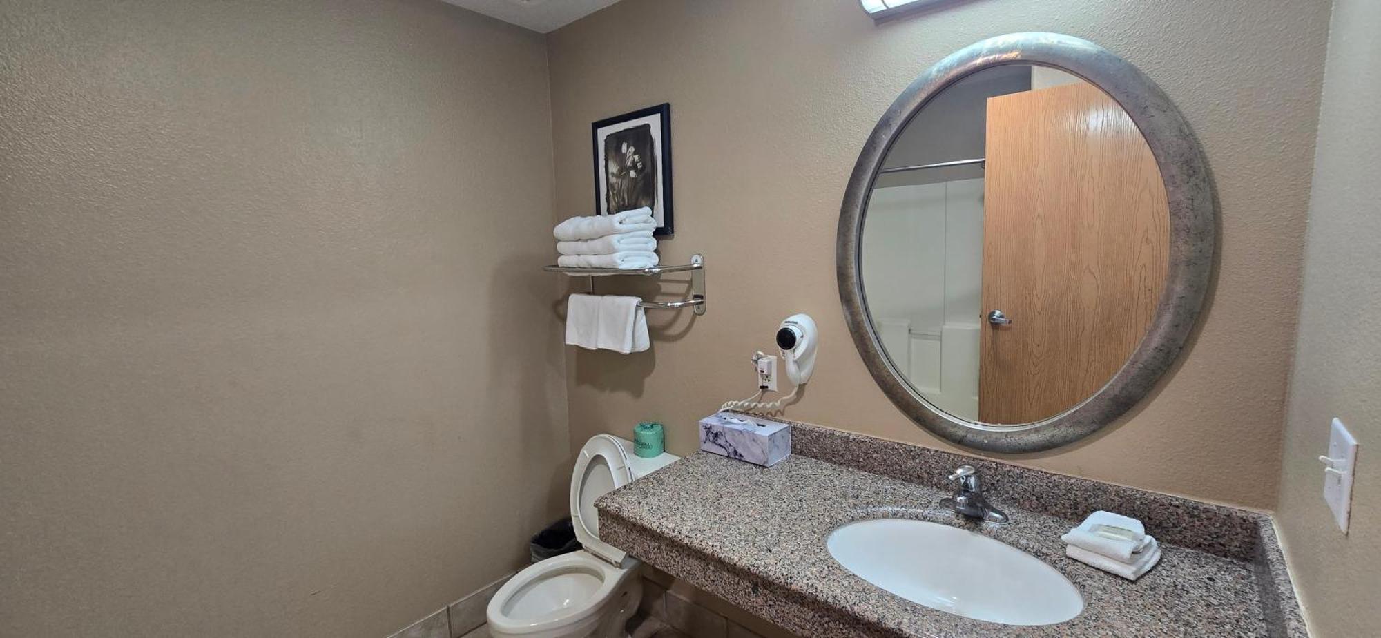 King Room Bath Tub Mobility Accessible or Non-Smoking