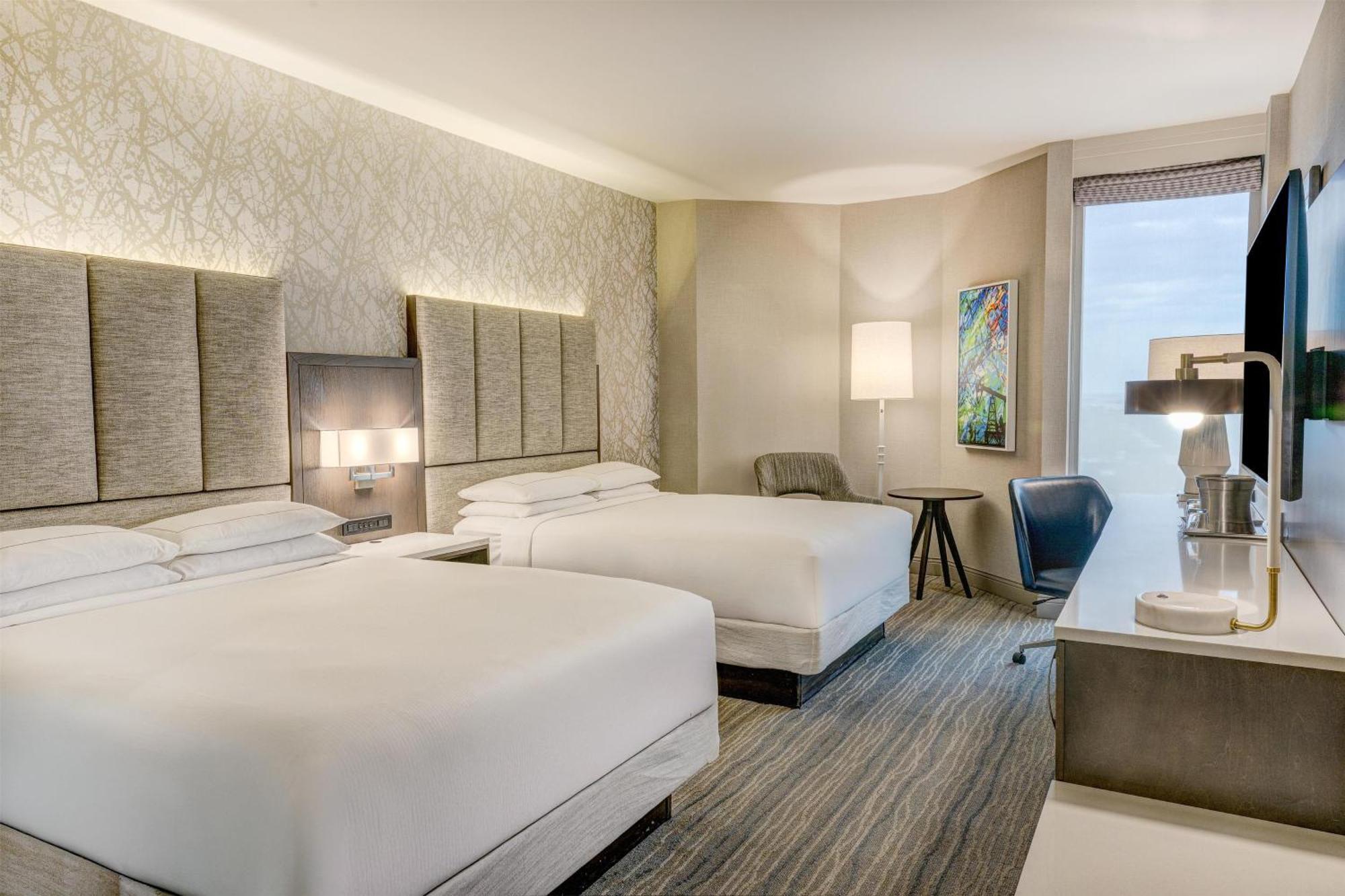 Queen Room Two Queen Beds Hearing Access