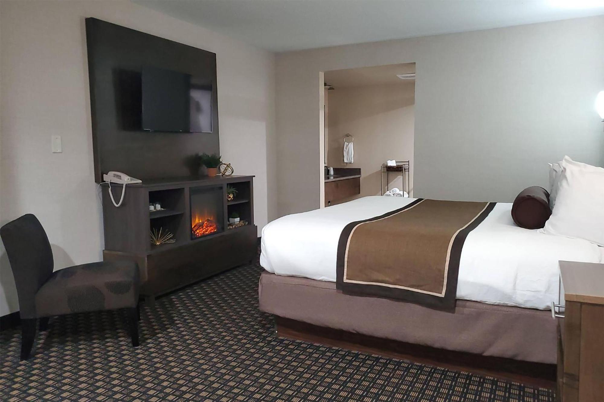 Premier King Suite - Non-Smoking