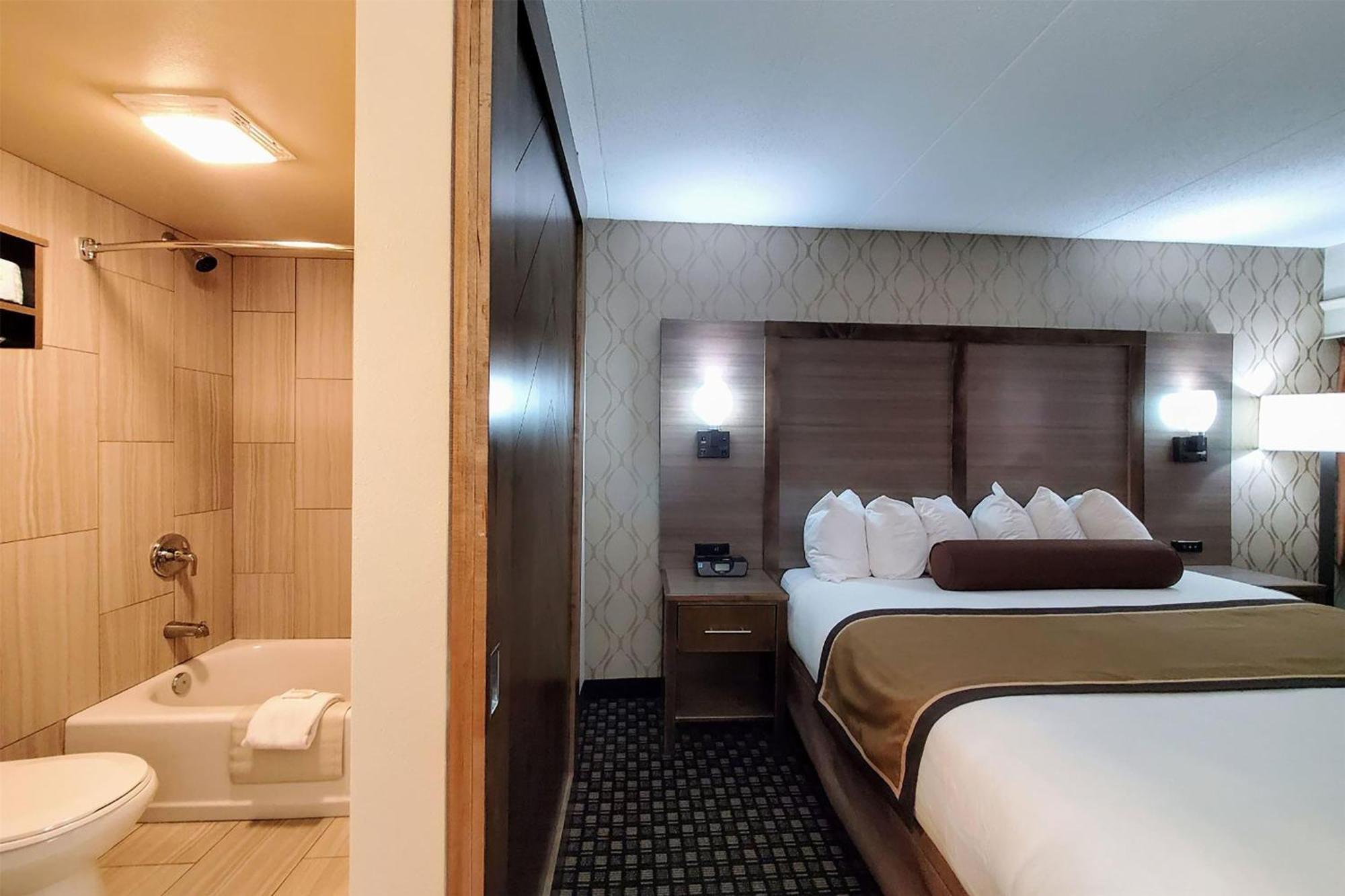 Executive King Suite - Non-Smoking