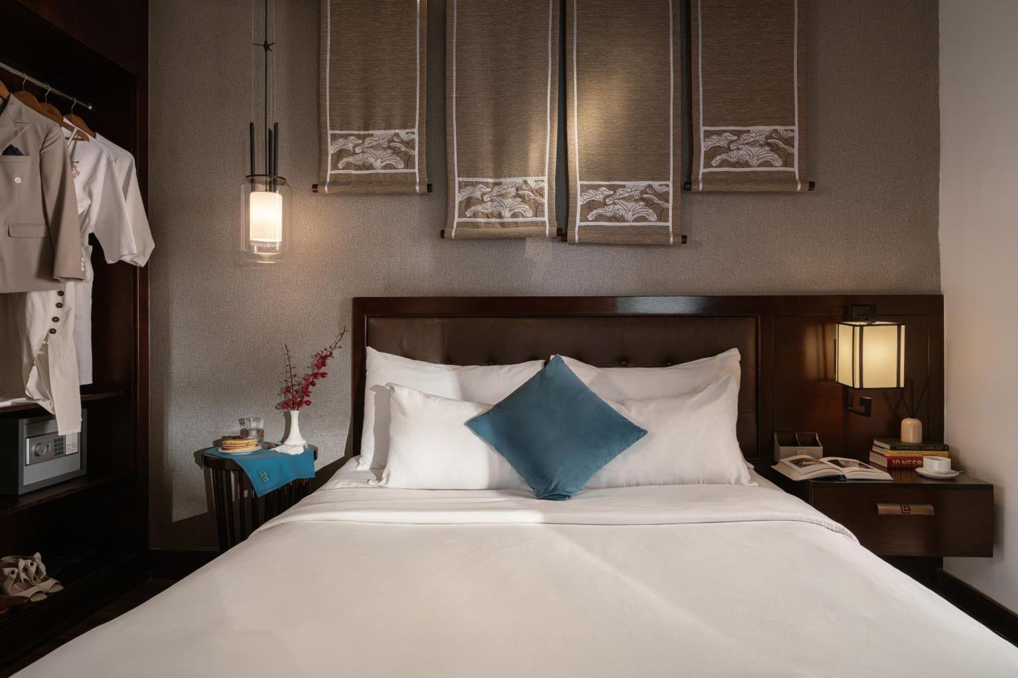 Superior Double Room No Window (Daily free Minibar & (1) time Afternoon Tea)