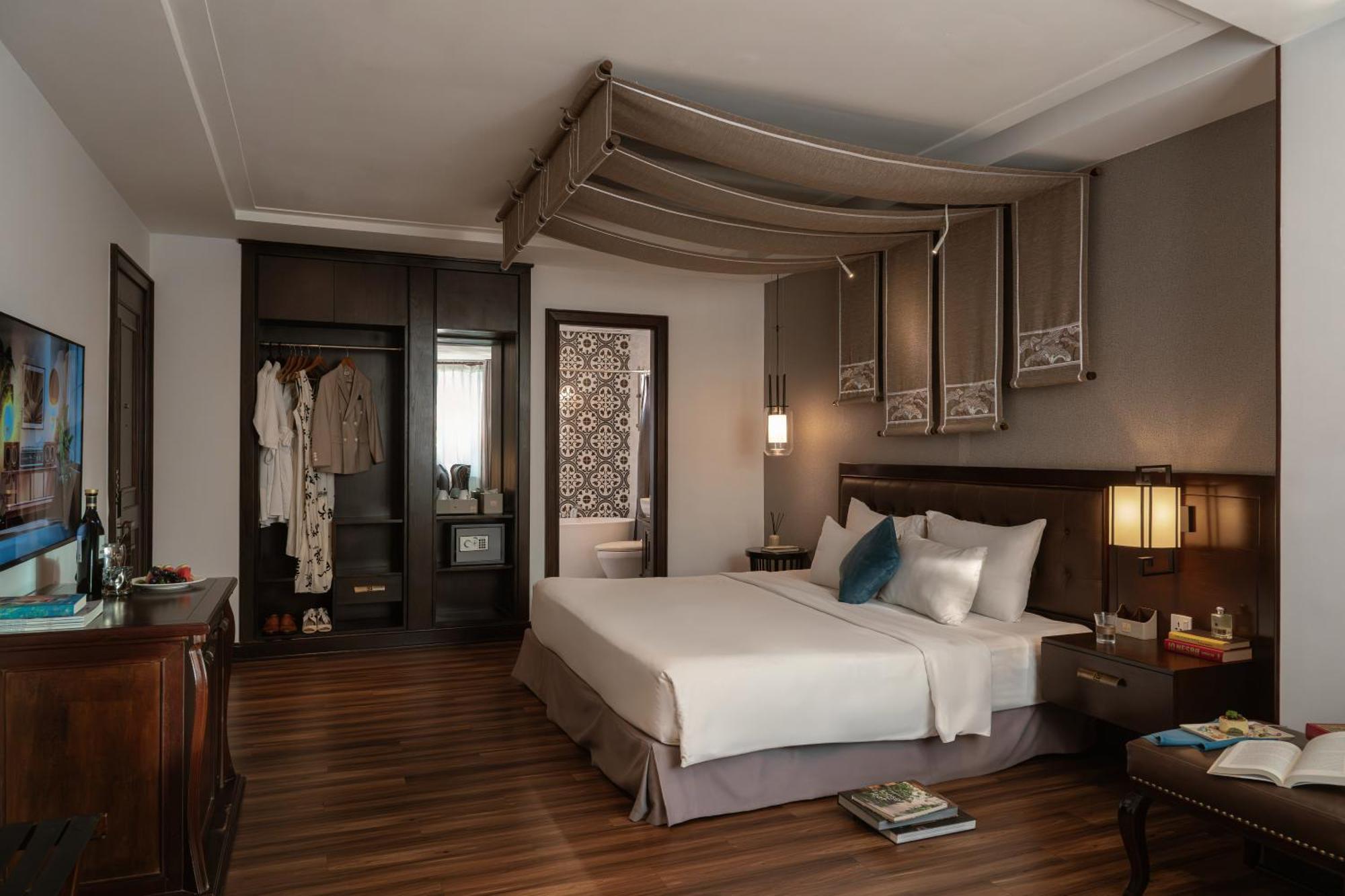Odys Premium Double Daily Minibar & 1 time Afternoon Tea