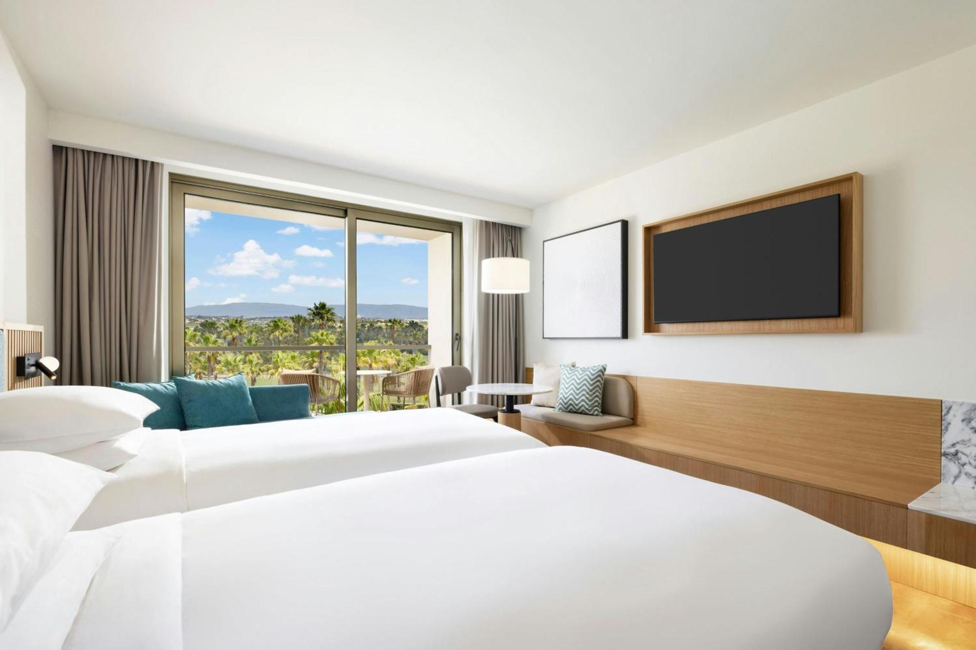 Deluxe Twin Room Balcony Resort View