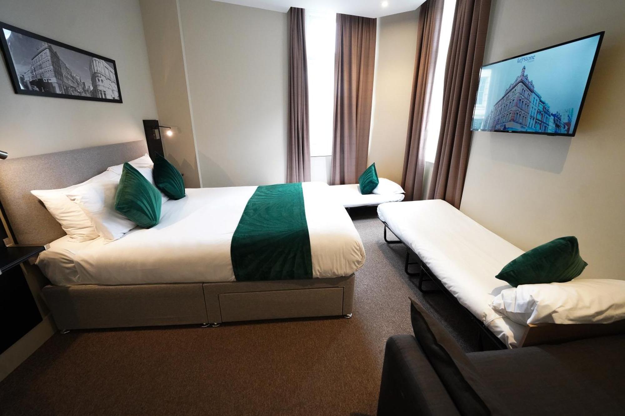 Deluxe Family Room